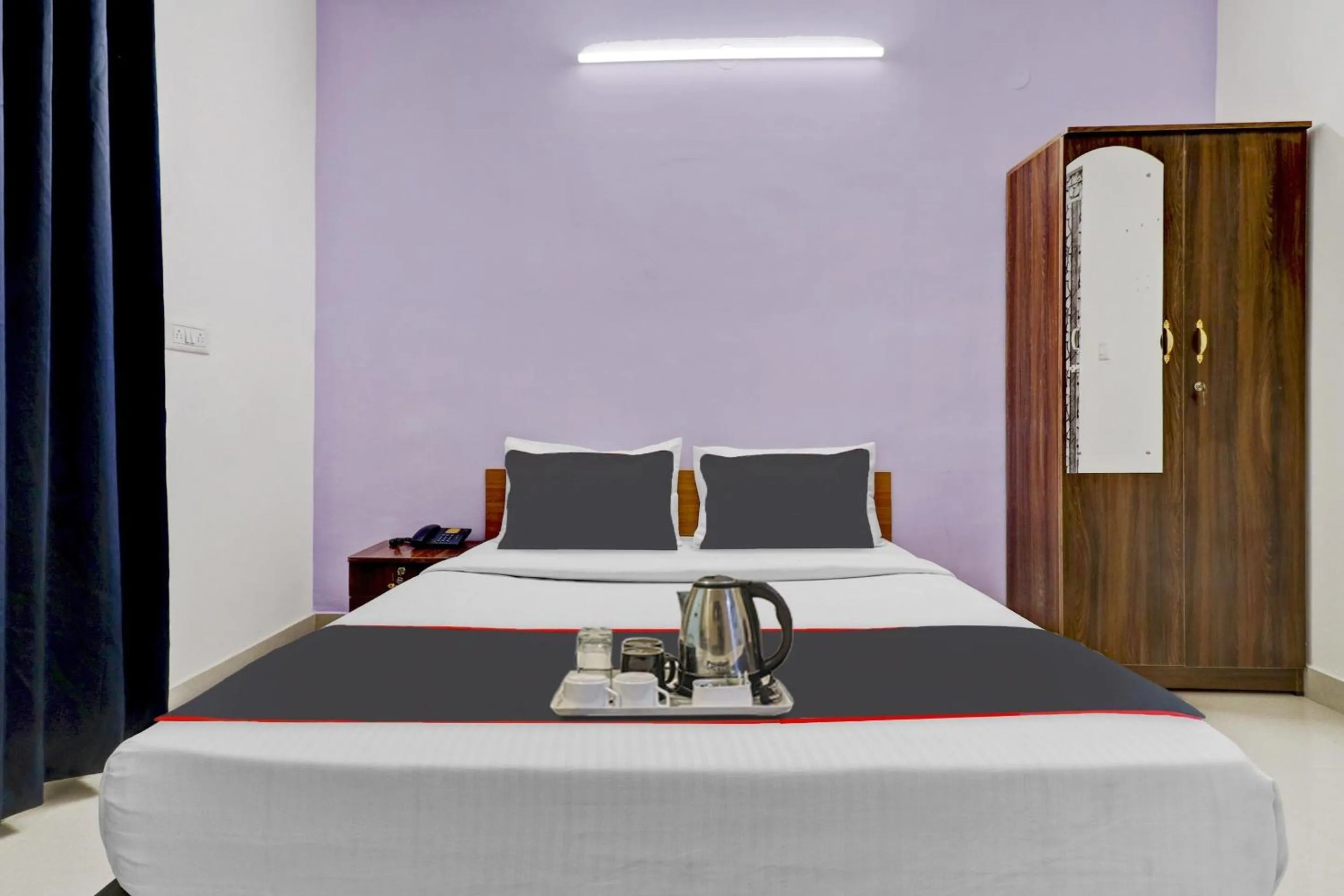 Bedroom, Bed in Hotel O Sunshine Inn