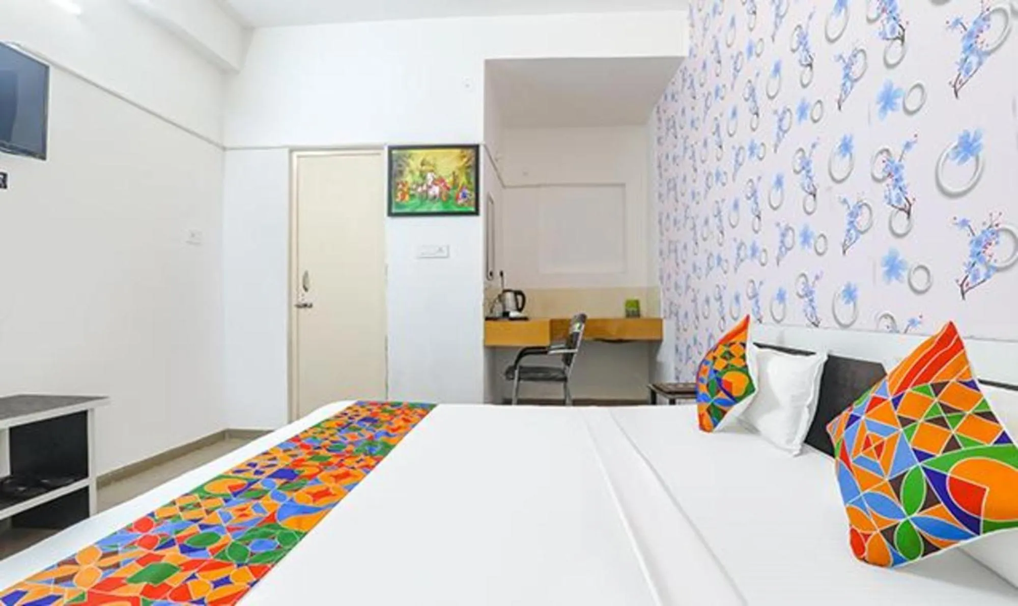 Bed in FabExpress Ashiyana Inn