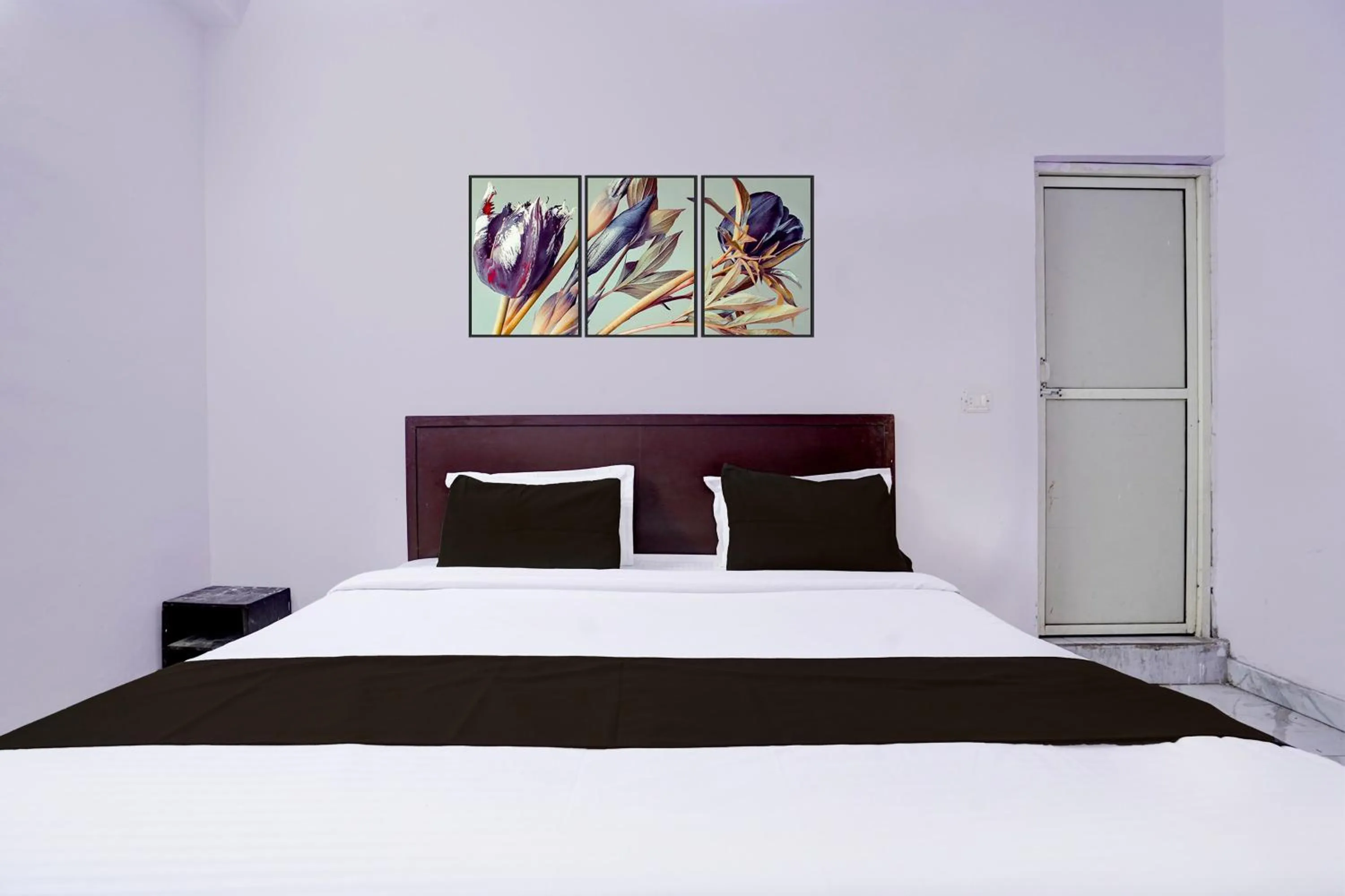 Bedroom, Bed in Hotel O Wamson