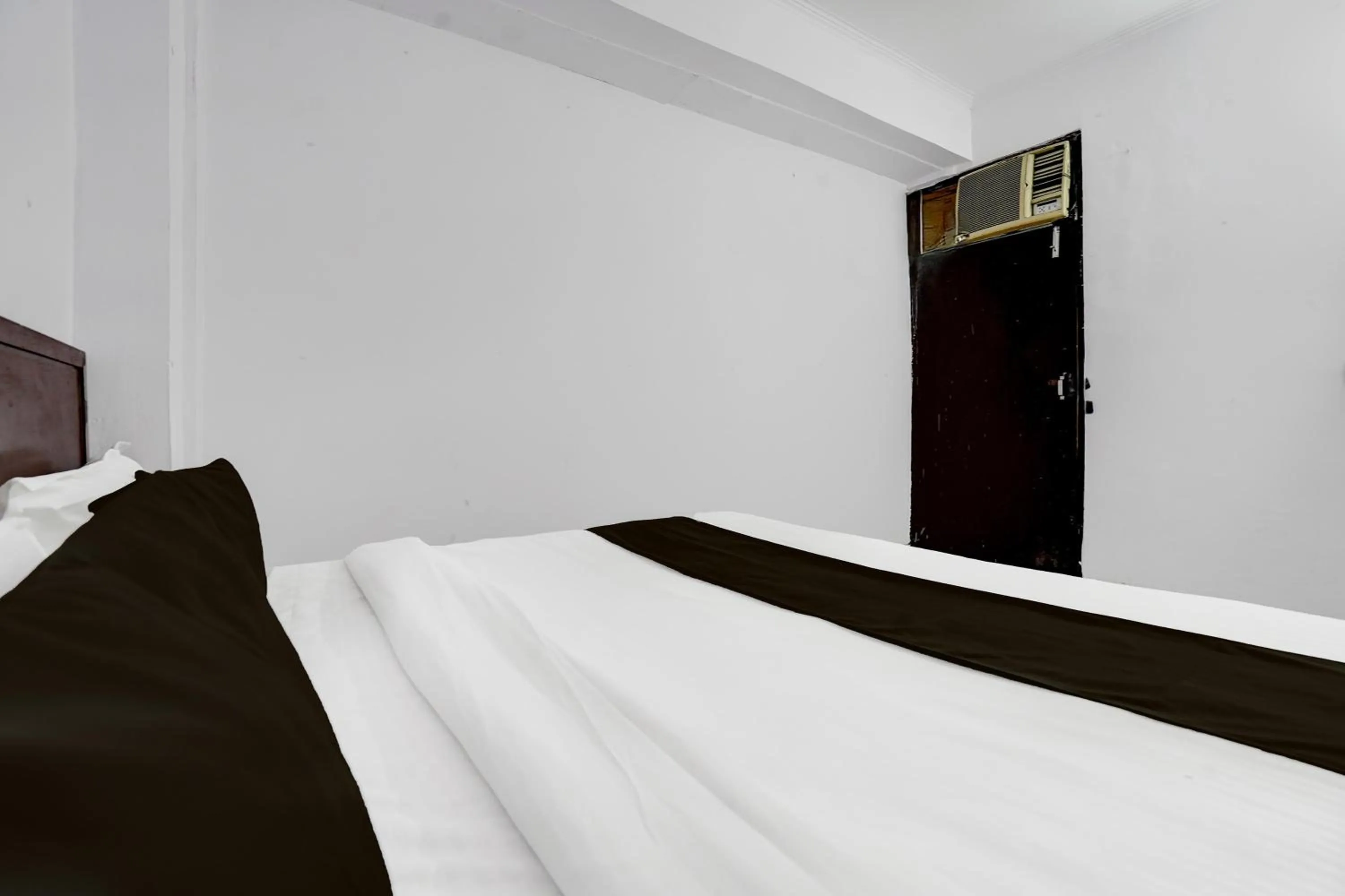 Bedroom, Bed in Hotel O Wamson