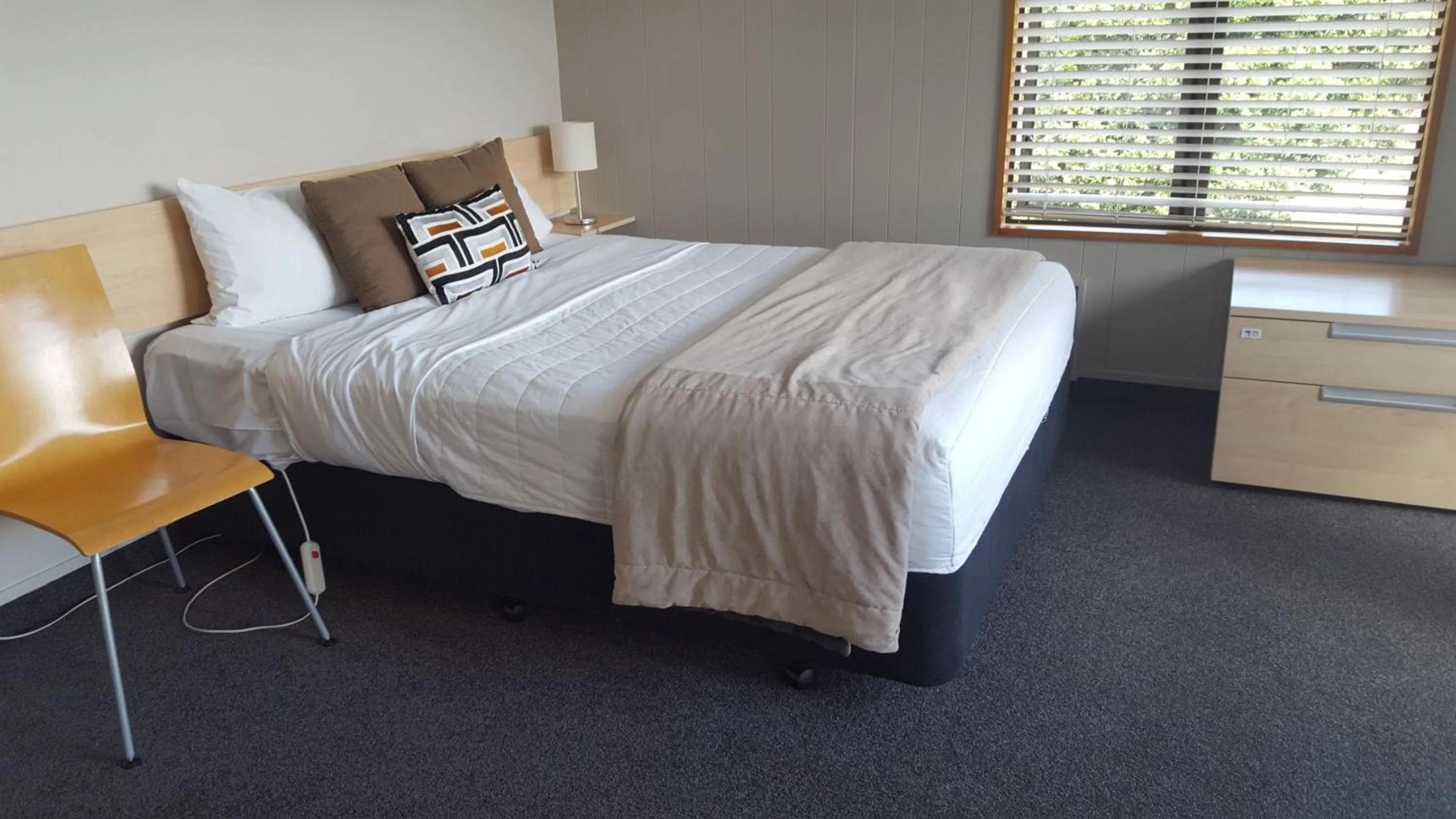 Bed in Akaroa Waterfront Motels