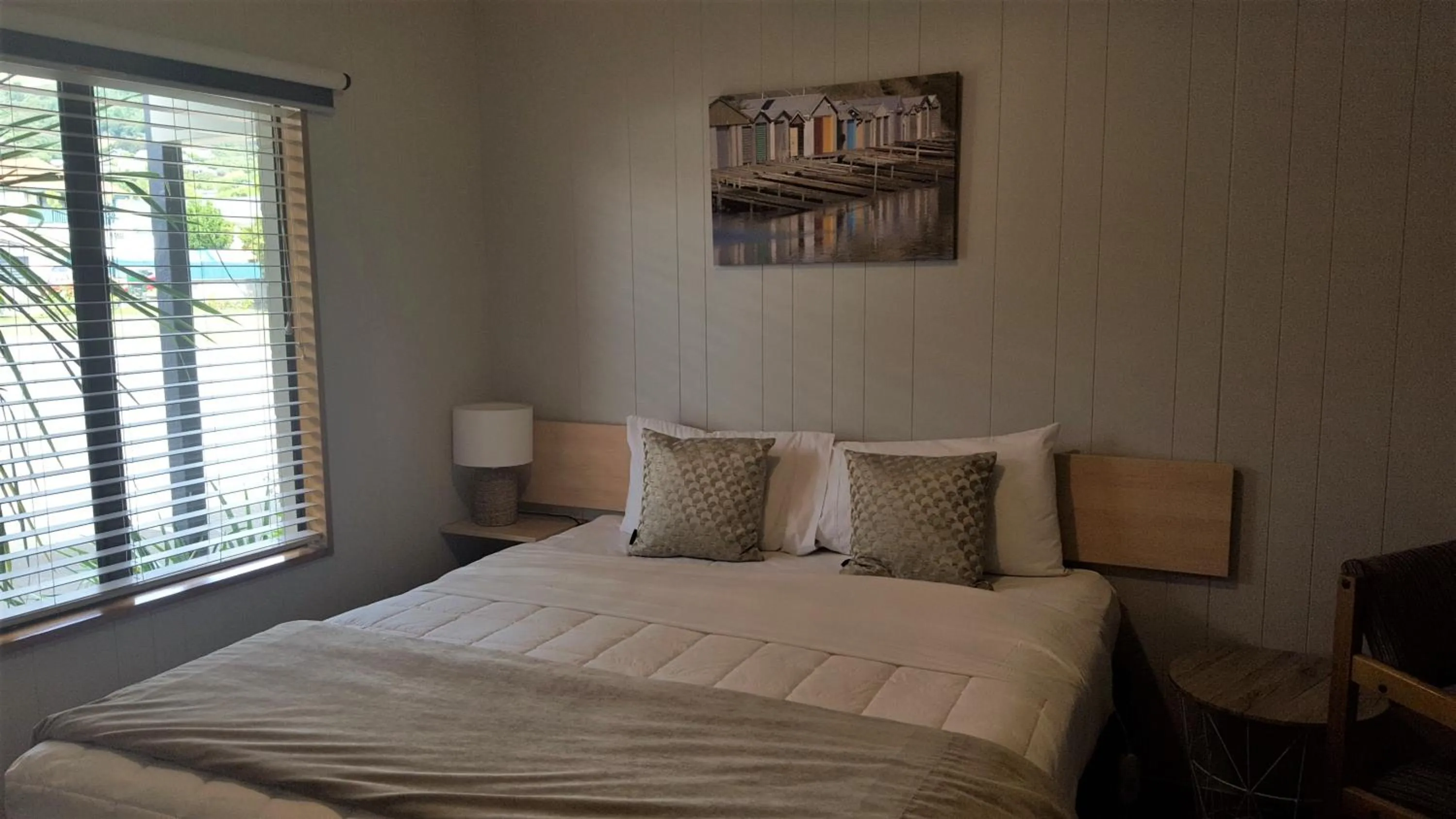 Bedroom, Bed in Akaroa Waterfront Motels