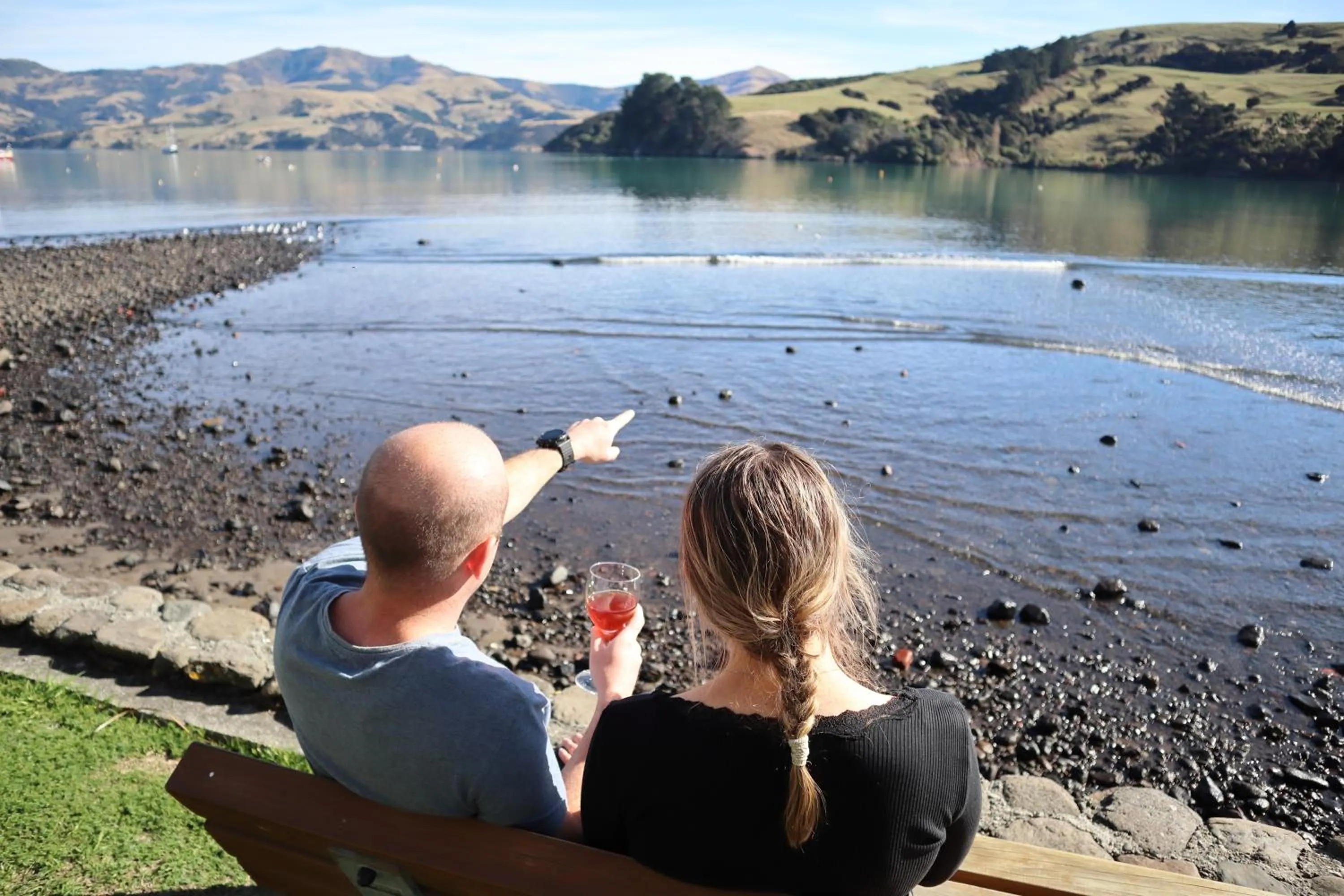 Beach in Akaroa Waterfront Motels