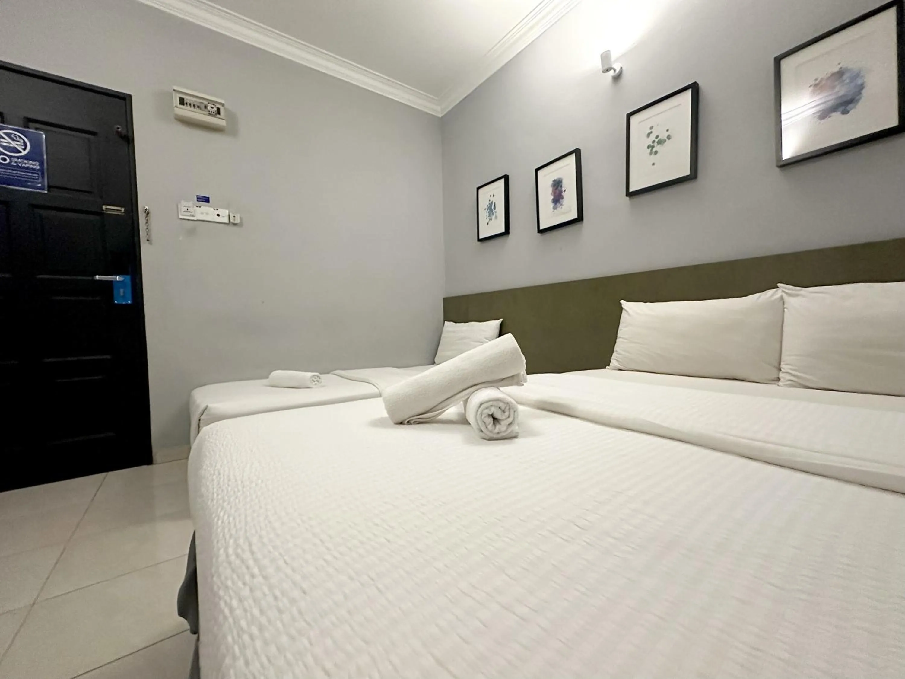 Bed in # Hashtag Hotel - Self Check in