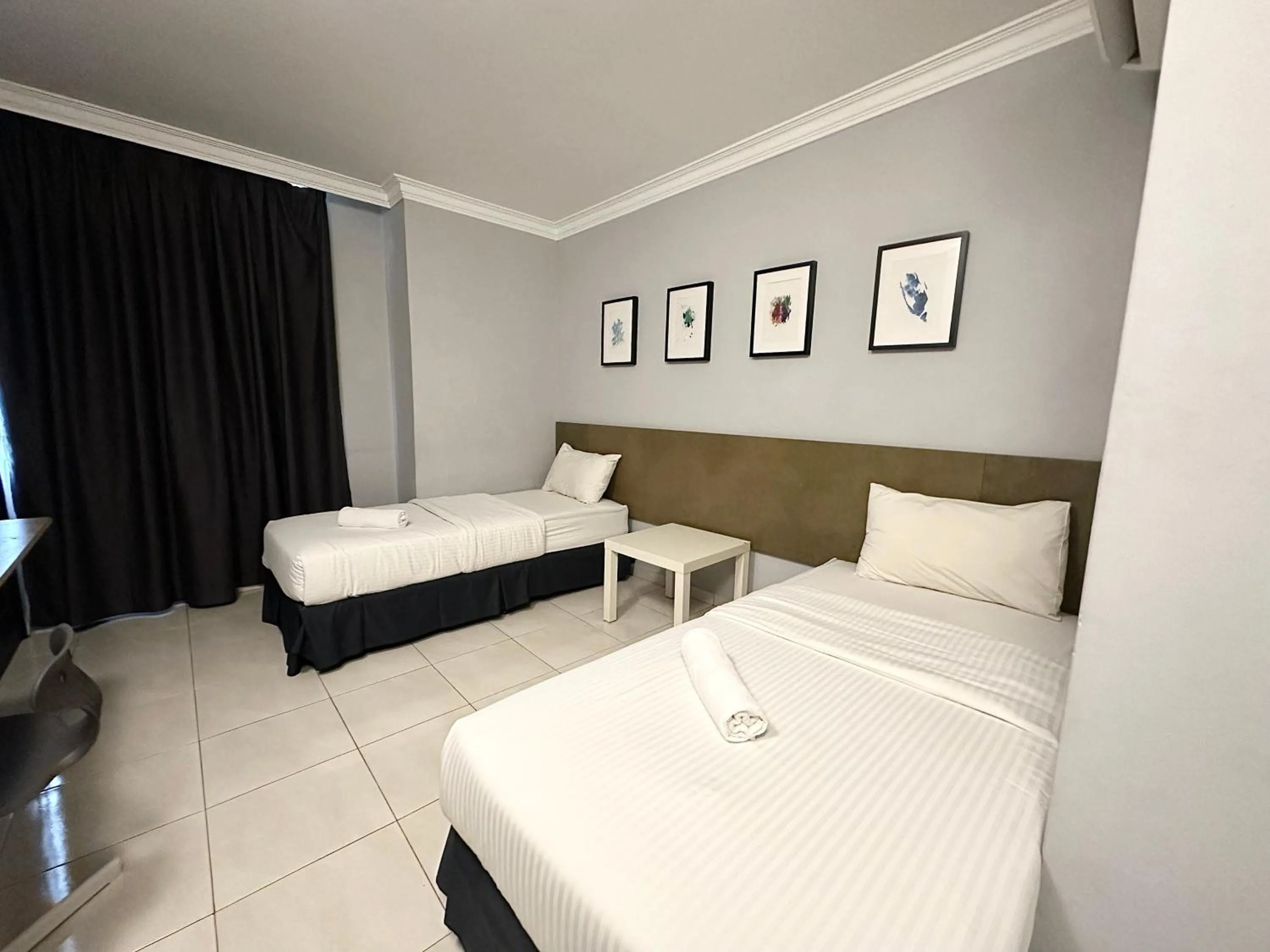 Bed in # Hashtag Hotel - Self Check in