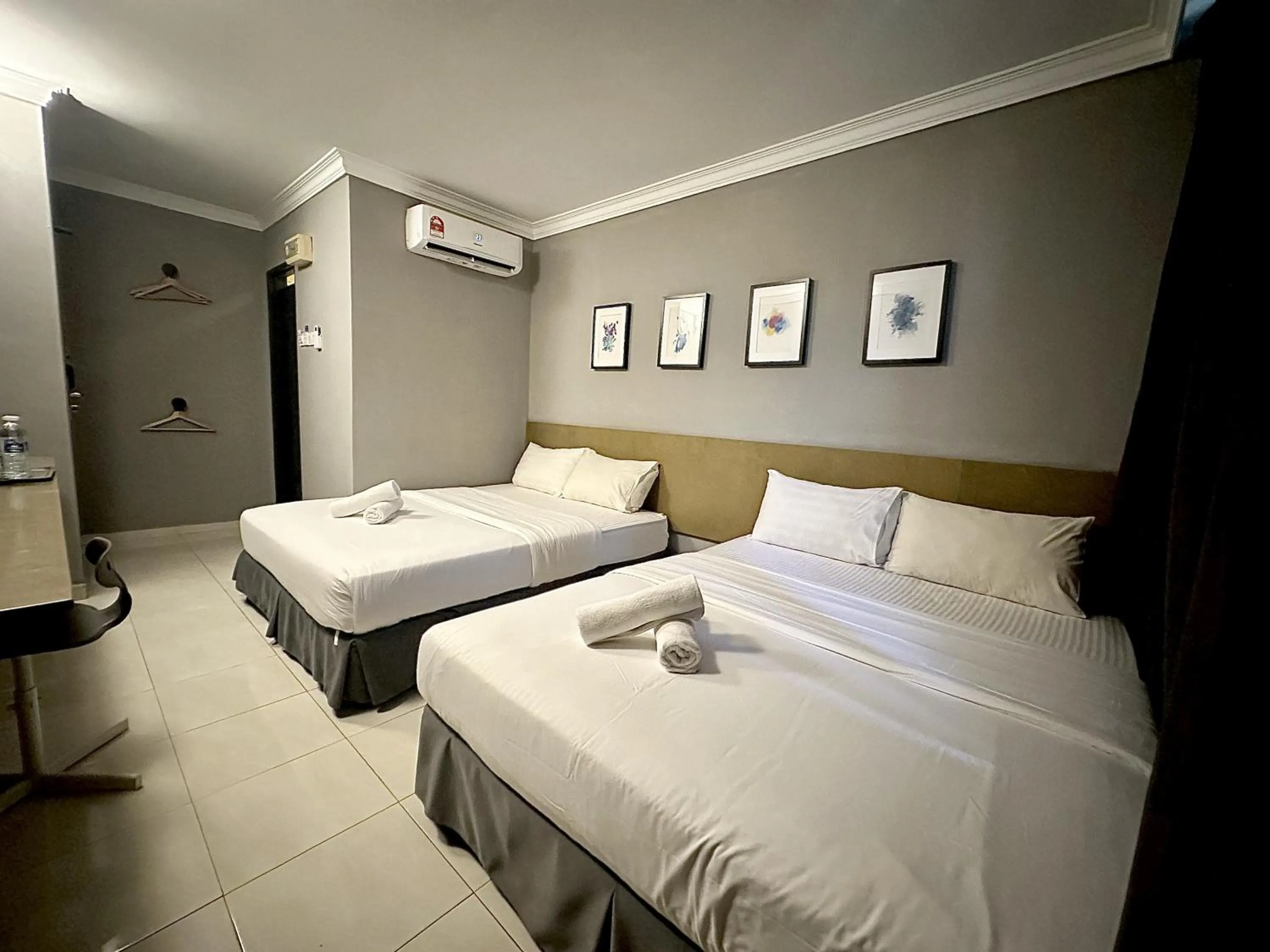 Bed in # Hashtag Hotel - Self Check in