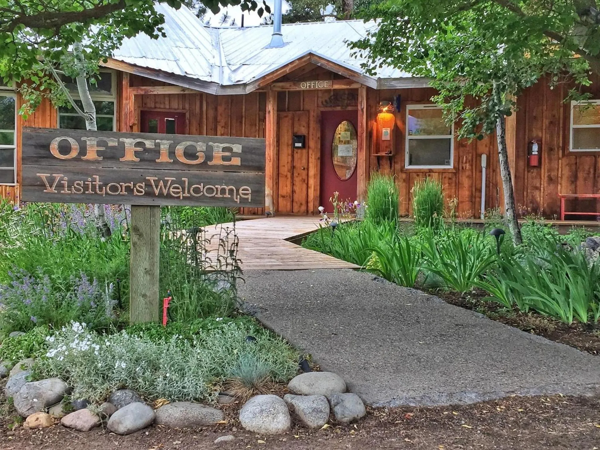 Facade/entrance in River Run Inn