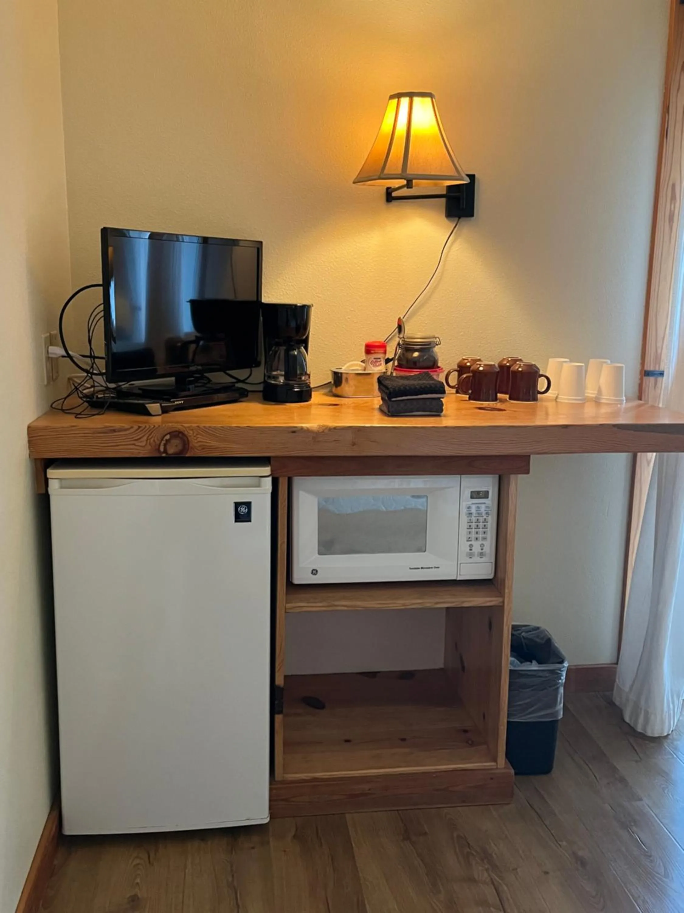 TV and multimedia in River Run Inn