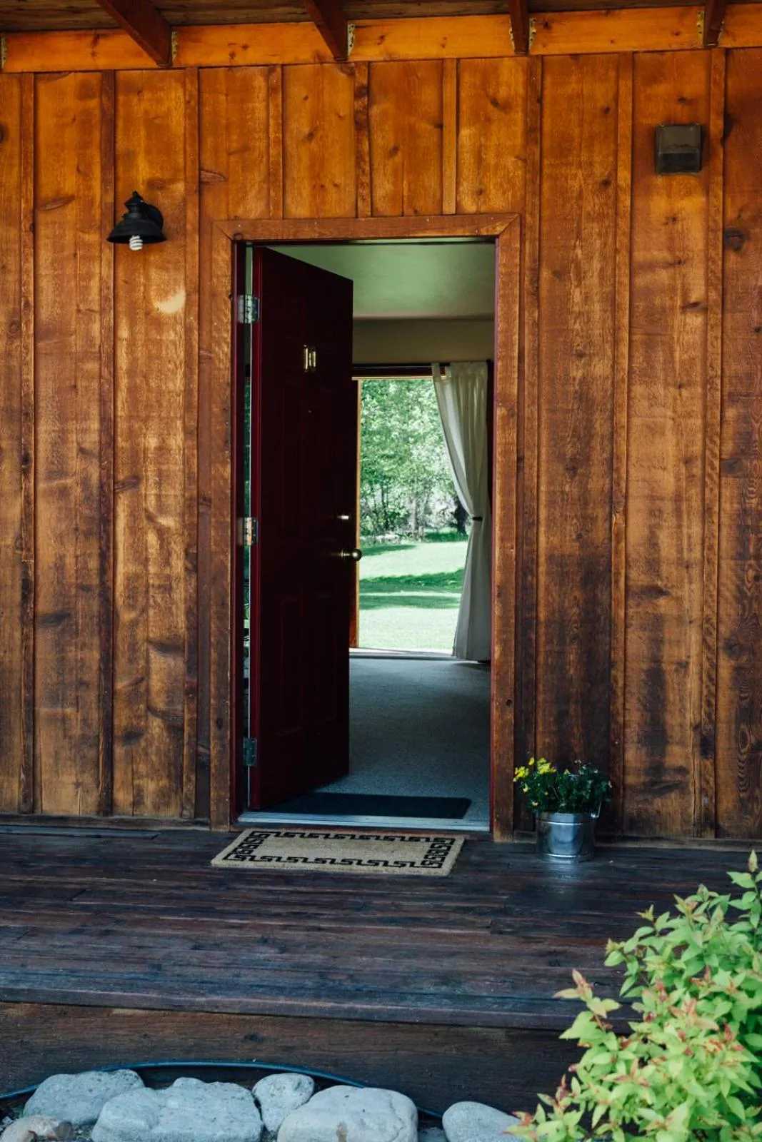 Facade/entrance in River Run Inn