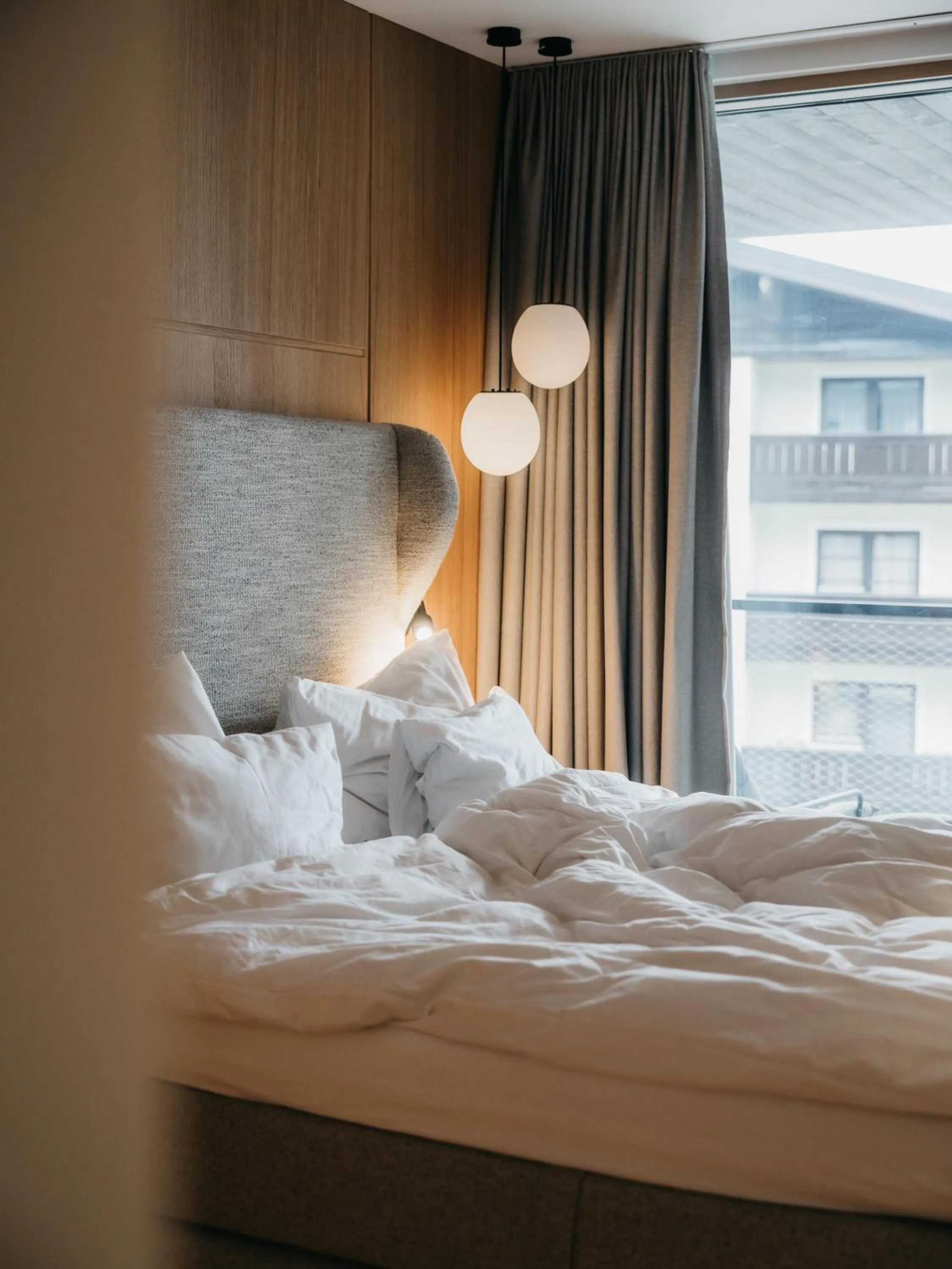 Photo of the whole room, Bed in Haven Mountain Retreat