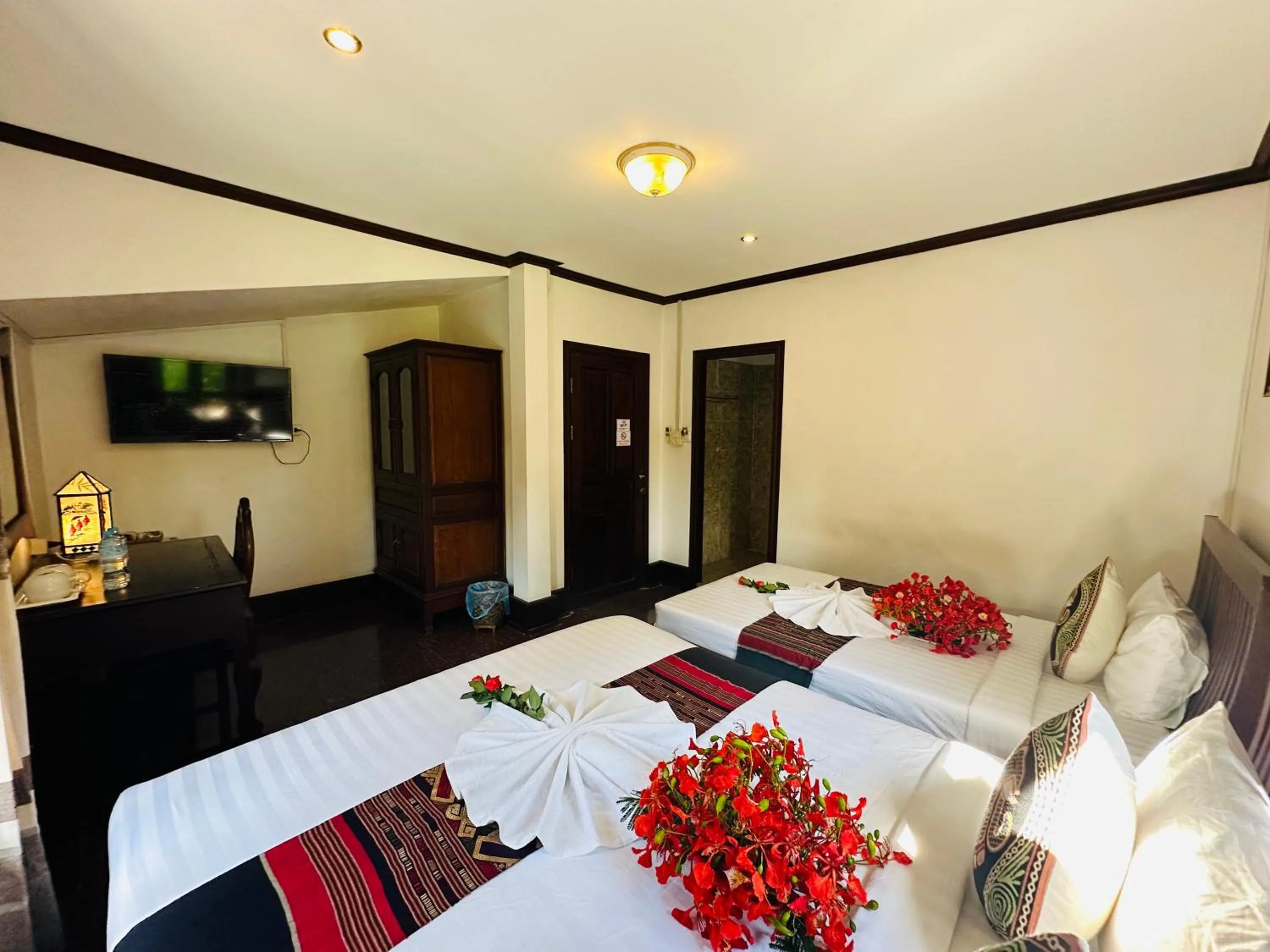 Bed in Thatsaphone Hotel