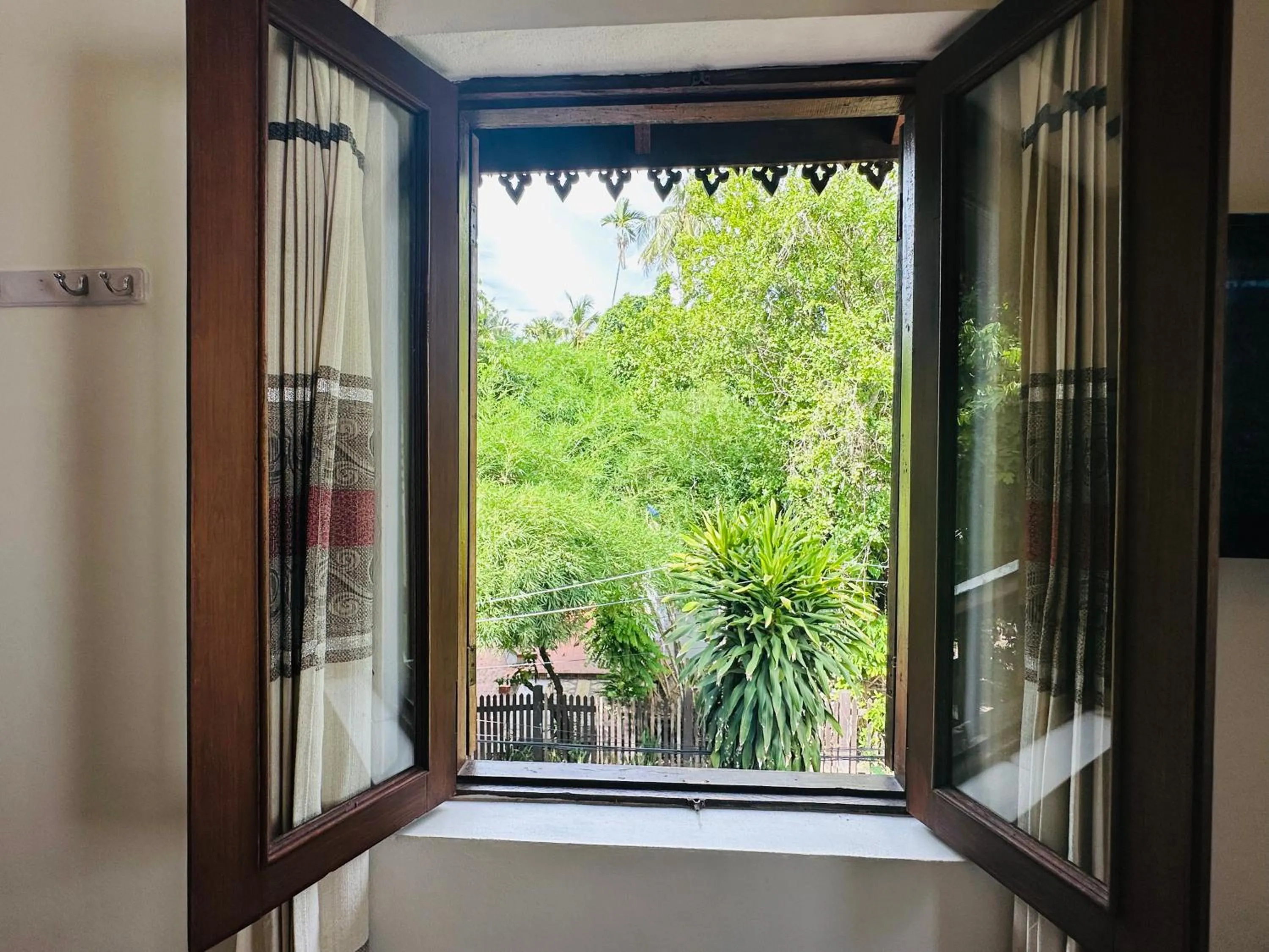 Day in Thatsaphone Hotel