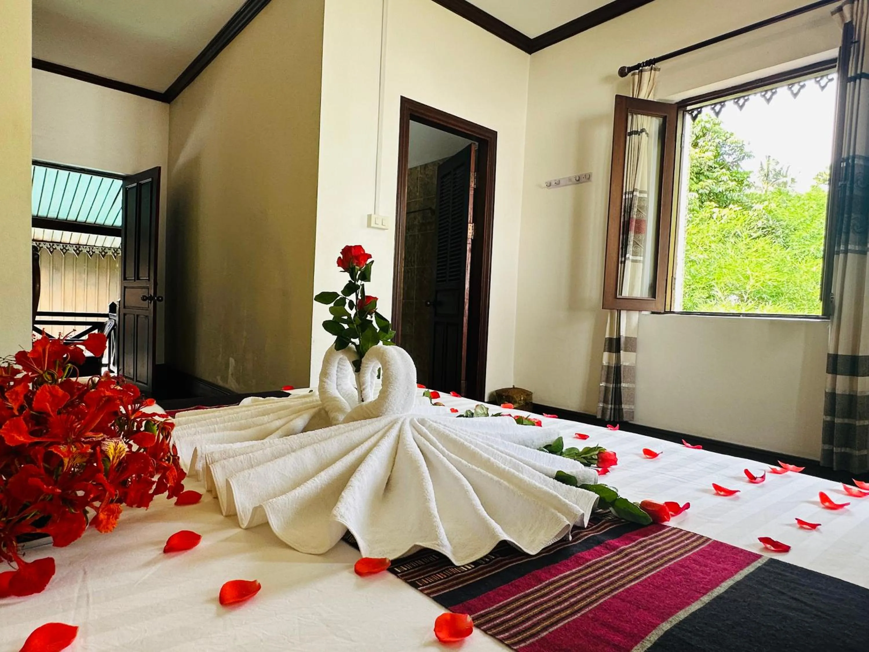 Bed in Thatsaphone Hotel