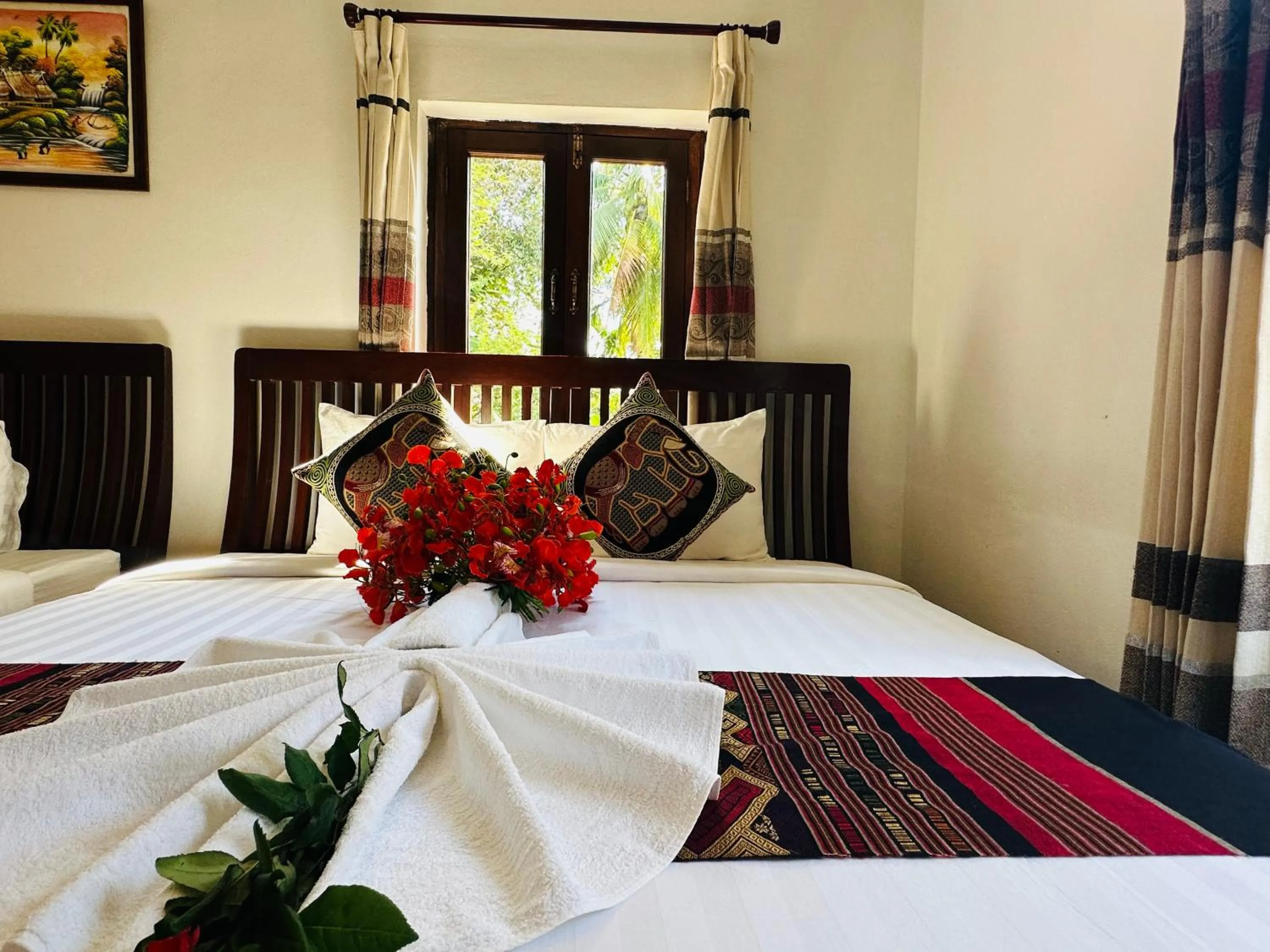 Photo of the whole room, Bed in Thatsaphone Hotel