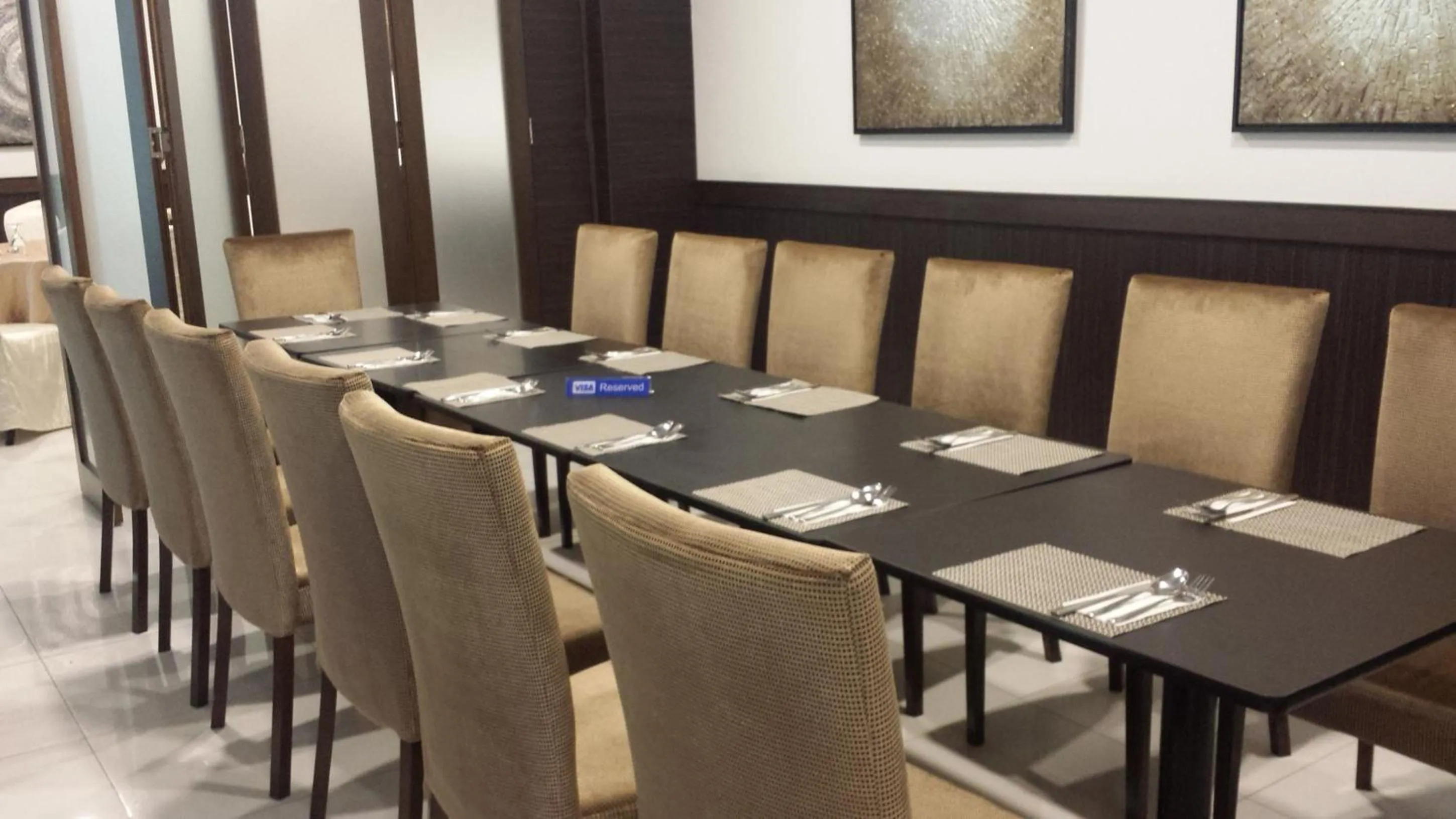 Restaurant/places to eat in Badi'ah Hotel