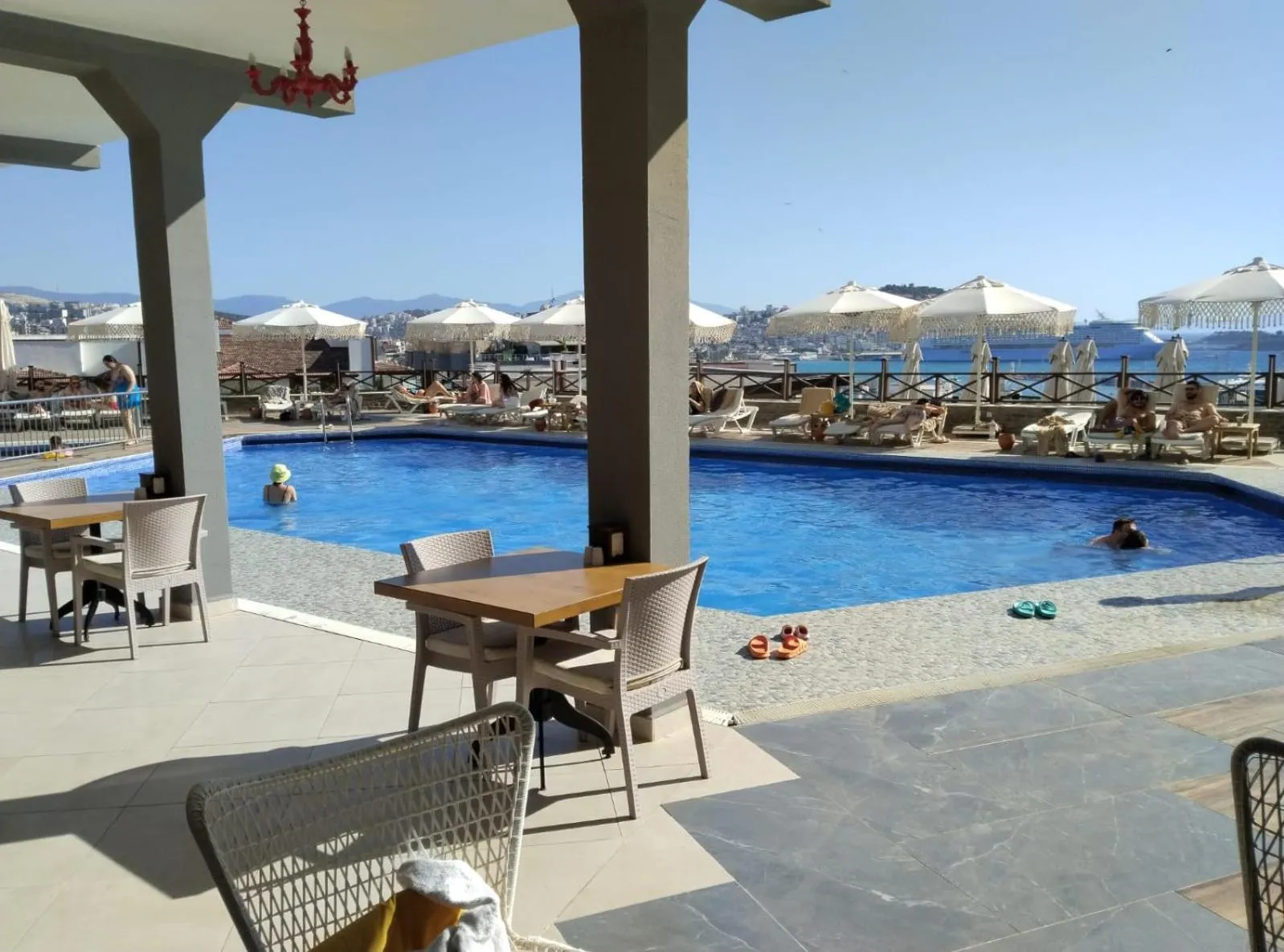 Restaurant/places to eat in Suhan Seaport Hotel