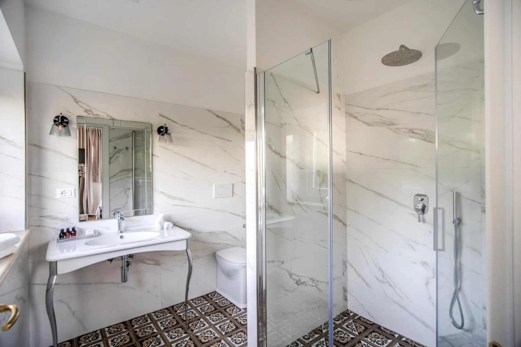 Shower in Vigna Caio Relais & Spa