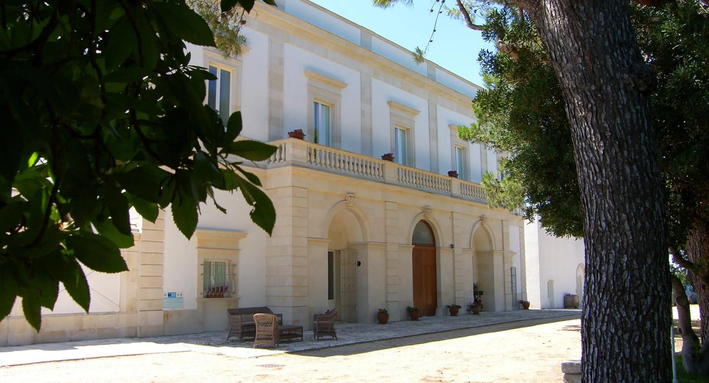 Facade/entrance in Casina Bardoscia