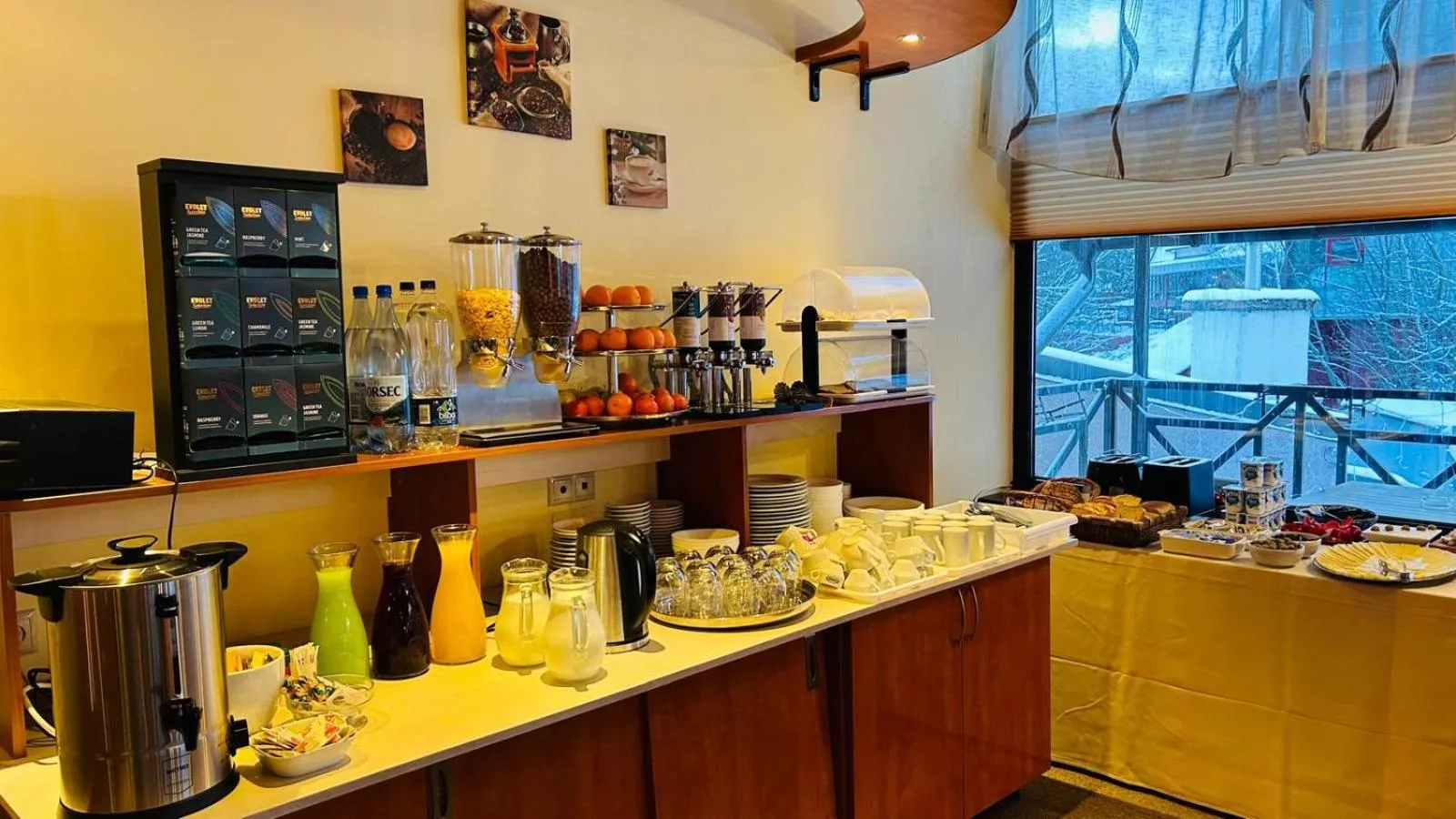 Buffet breakfast in Vila Condor