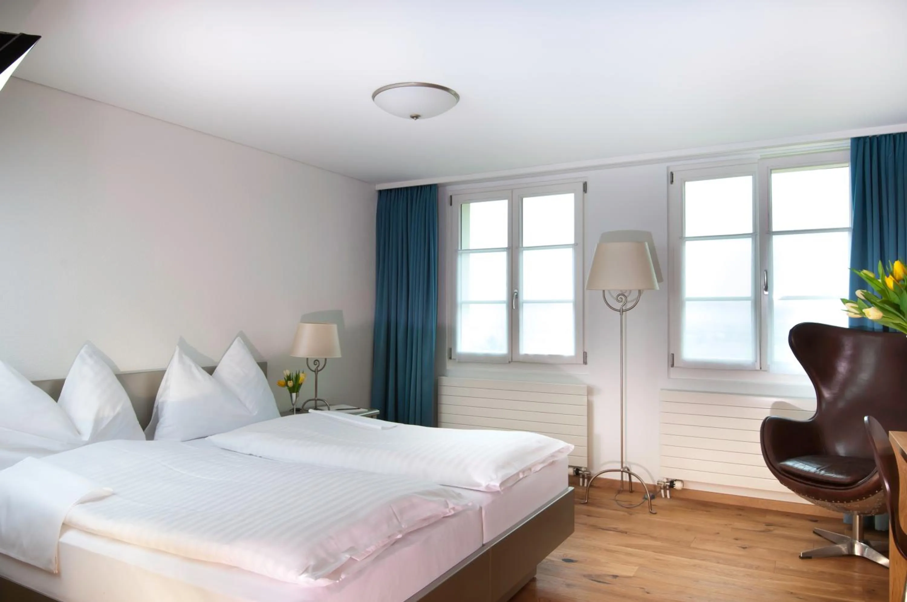 Day, Bed in Hotel Restaurant Schlössli Sax