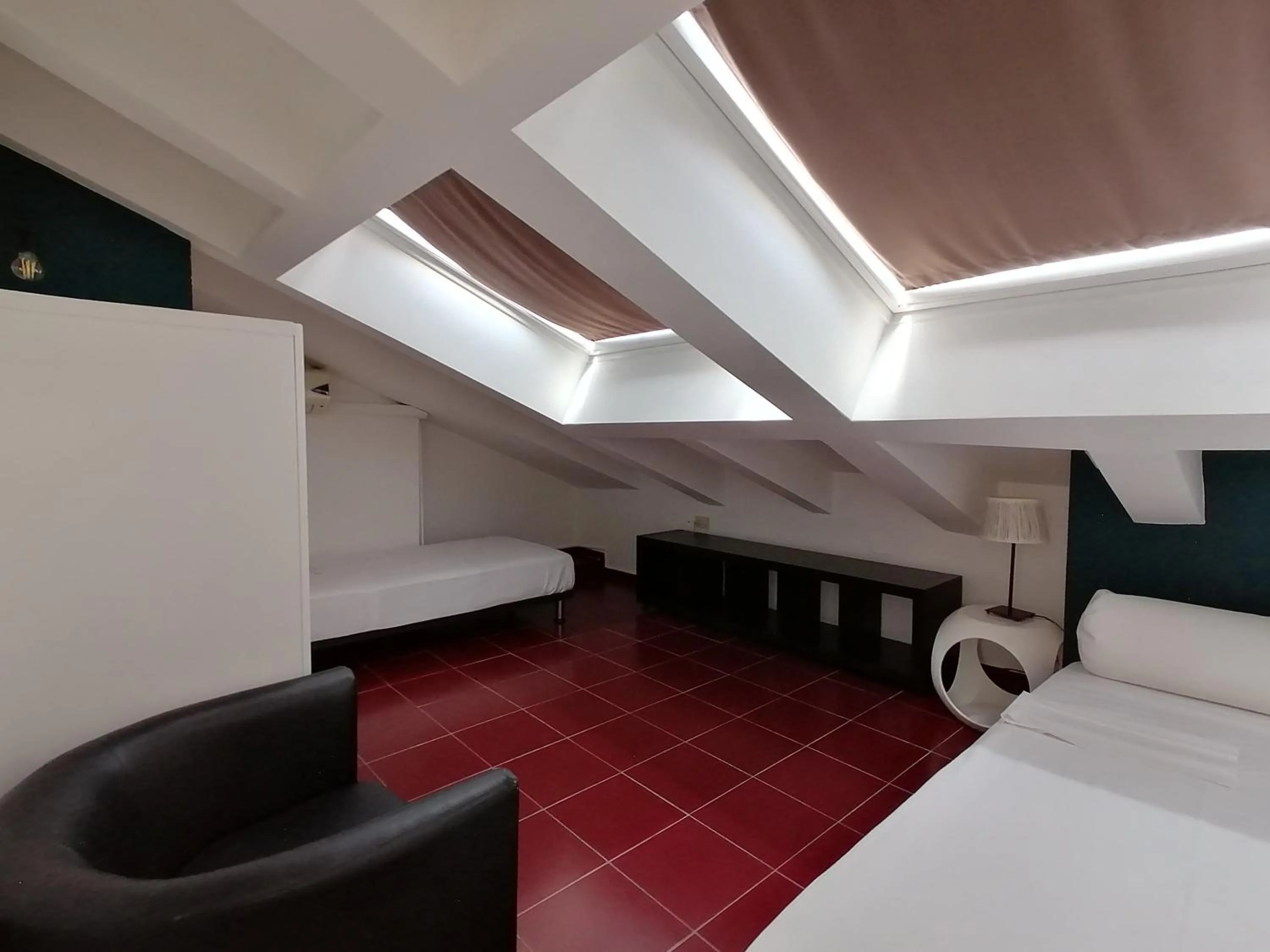 Bed in Mercanti Attic Version