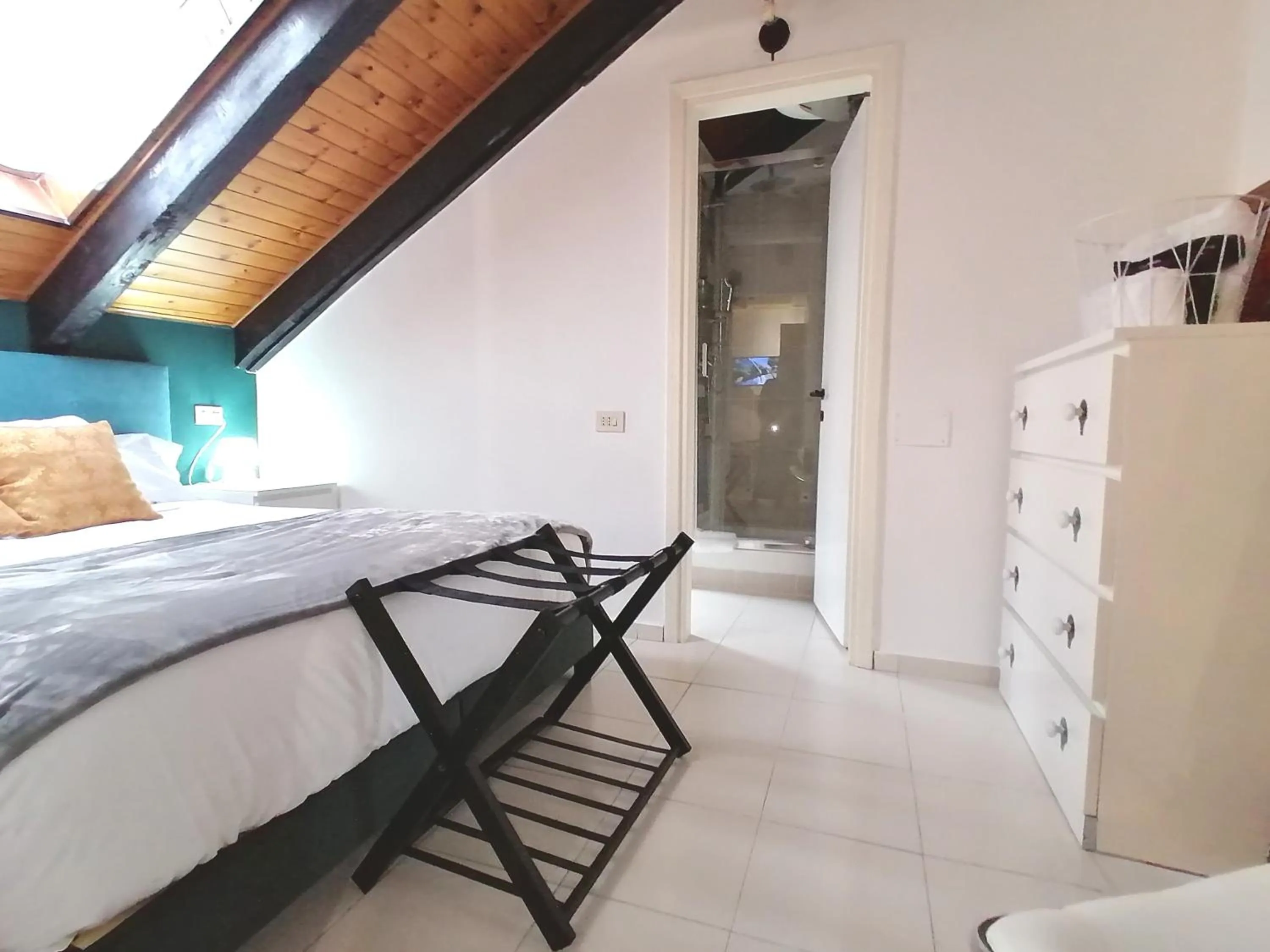 Bed in Mercanti Attic Version