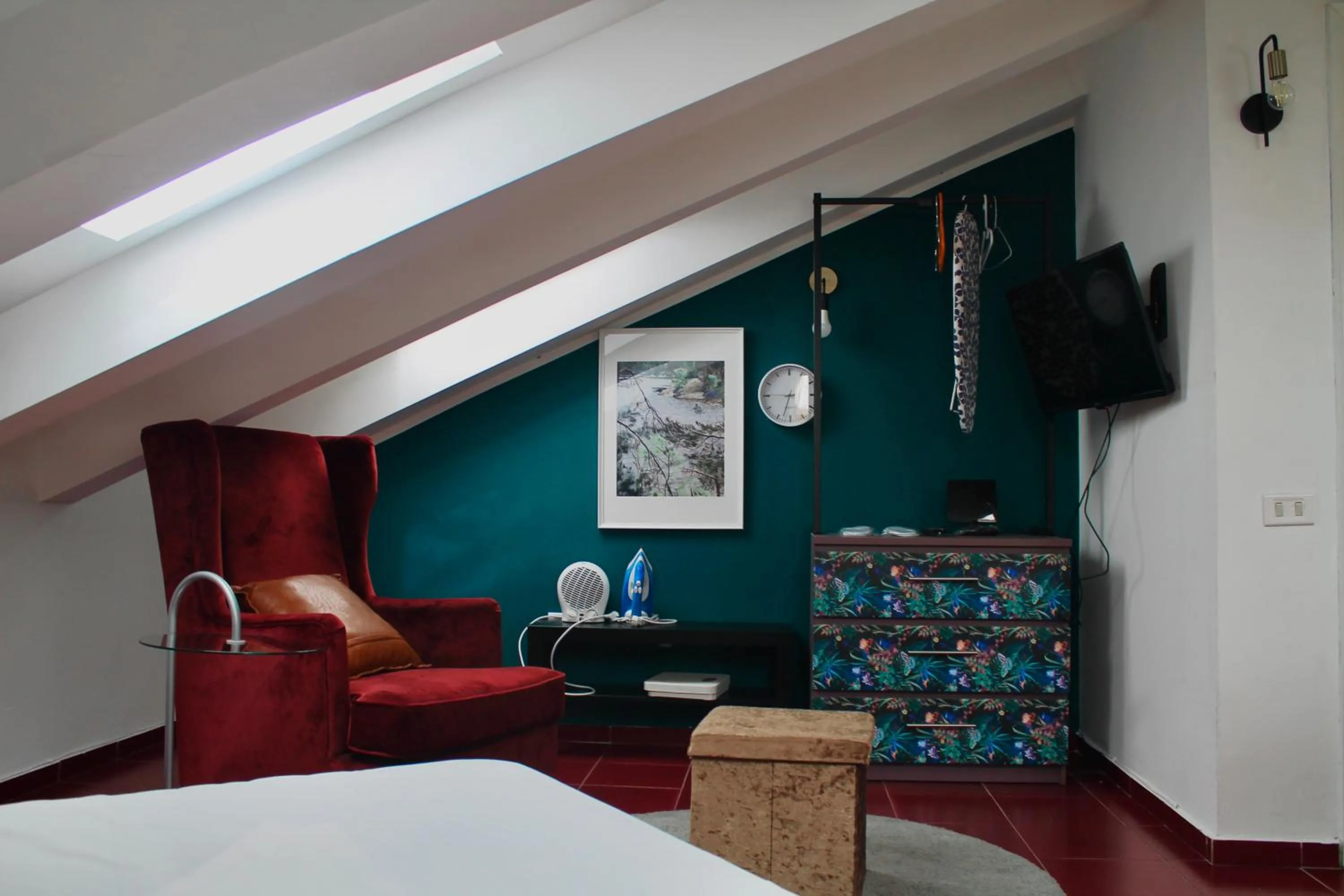 Communal lounge/ TV room in Mercanti Attic Version