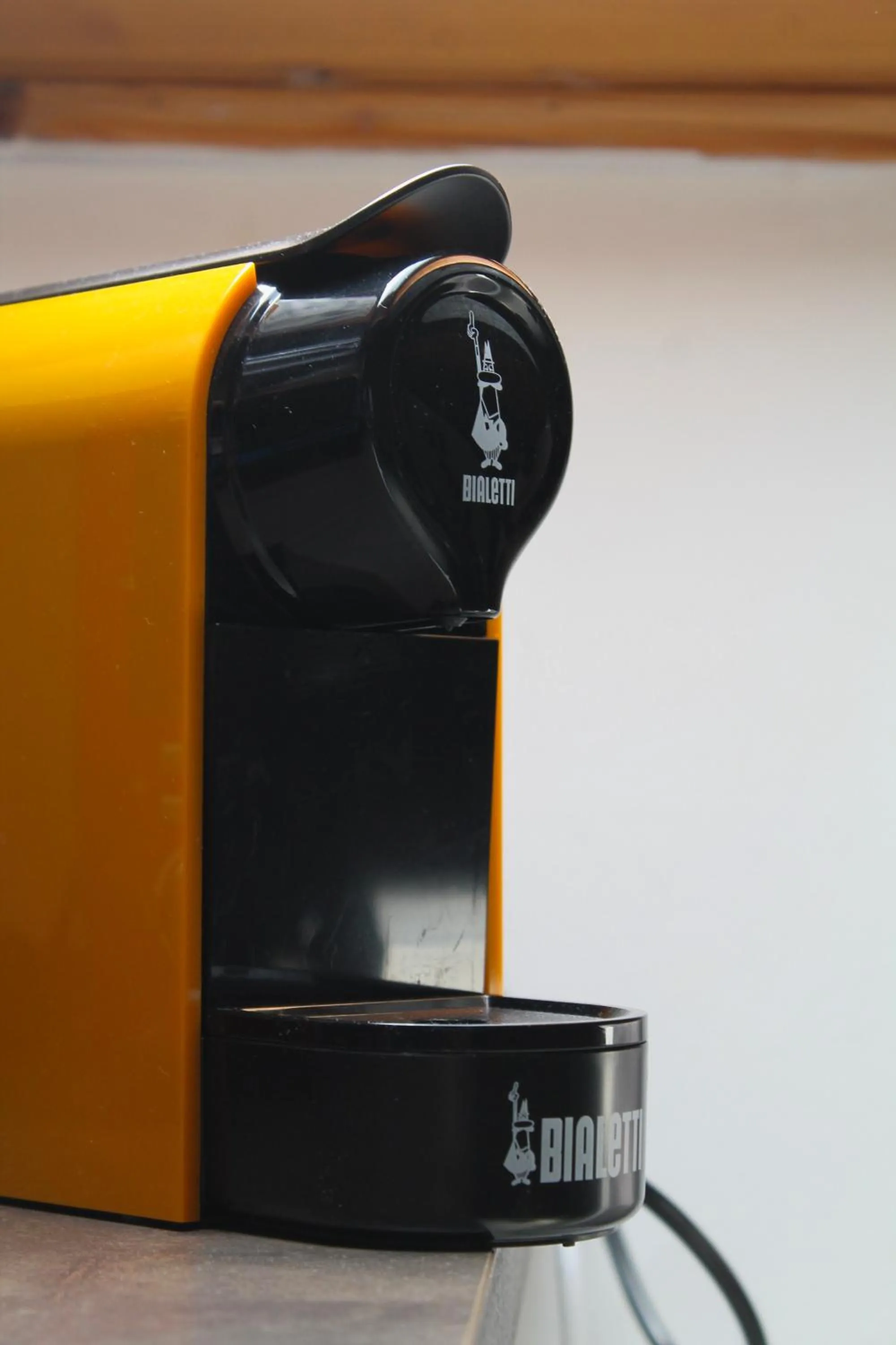 Coffee/tea facilities in Mercanti Attic Version