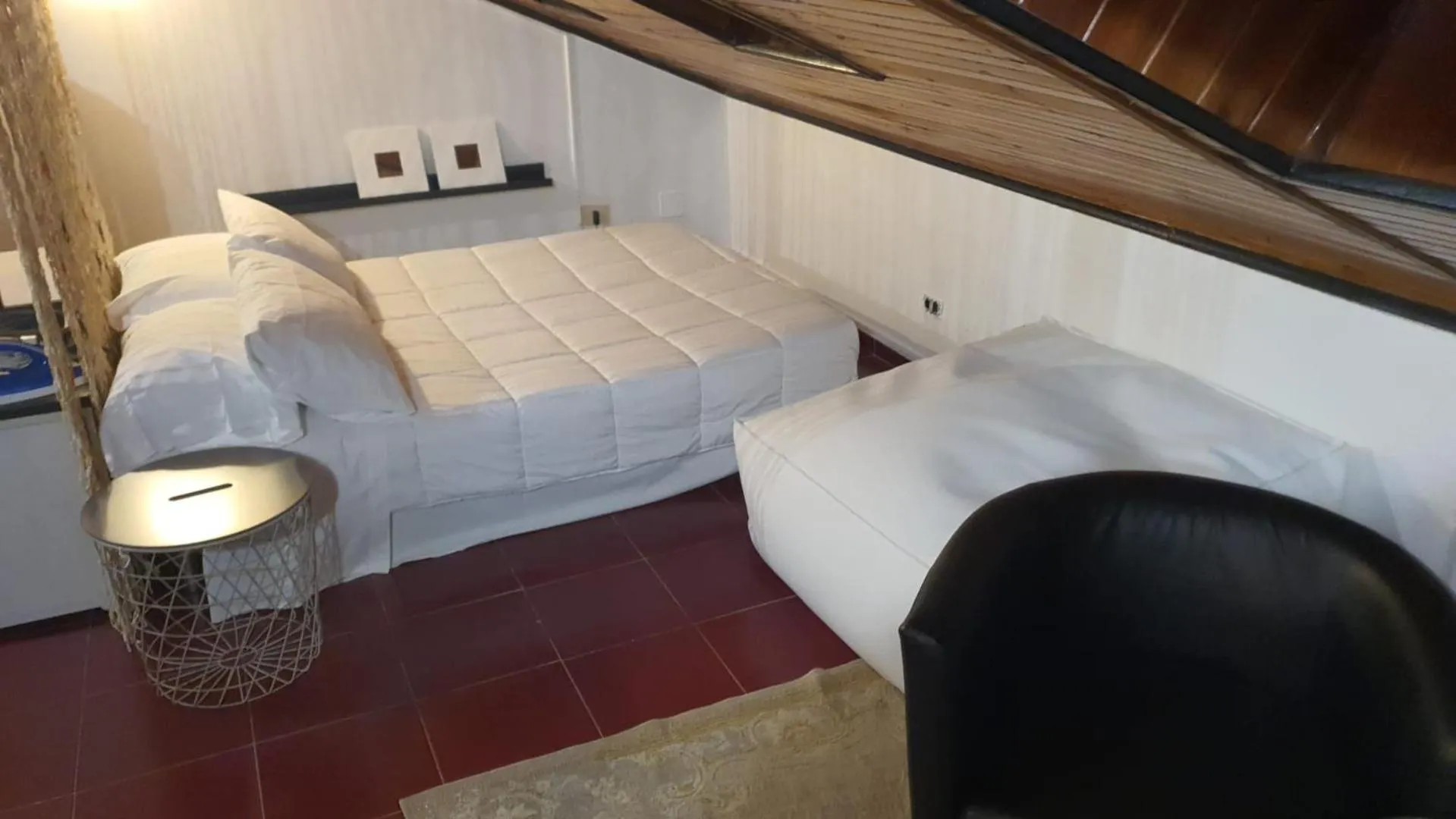 Bed in Mercanti Attic Version