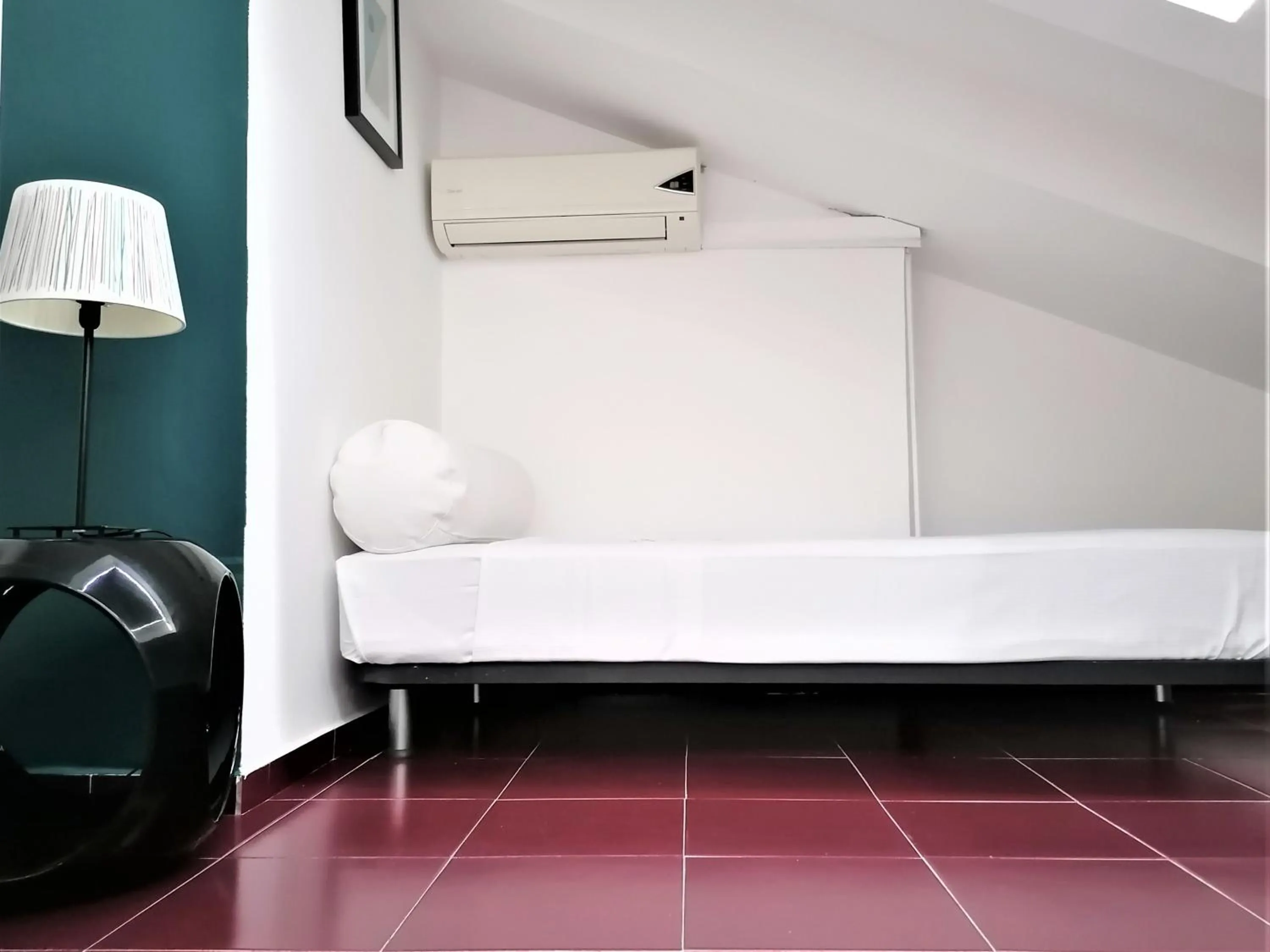 Bed in Mercanti Attic Version