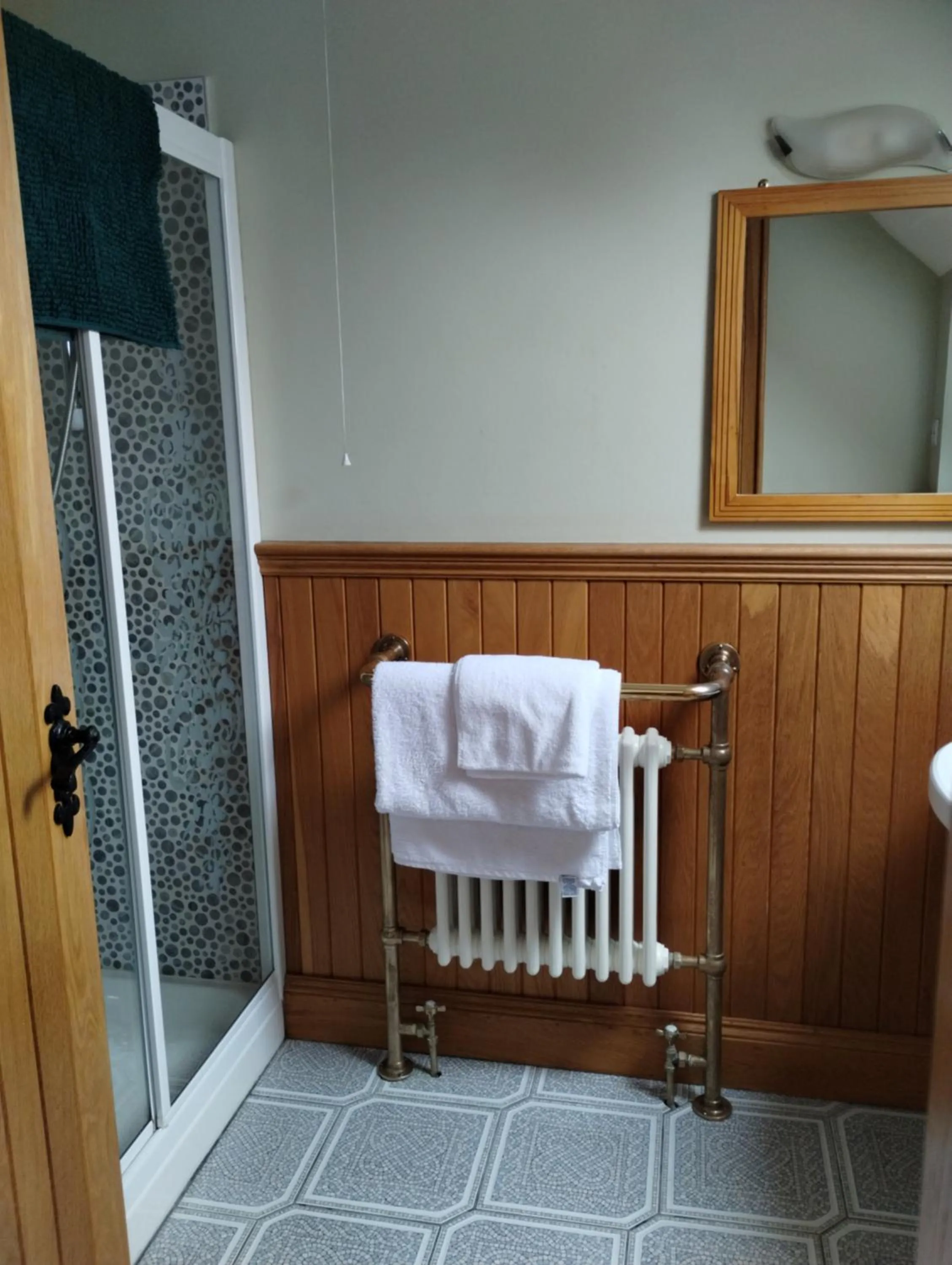 Bathroom in Rossclare Lodge