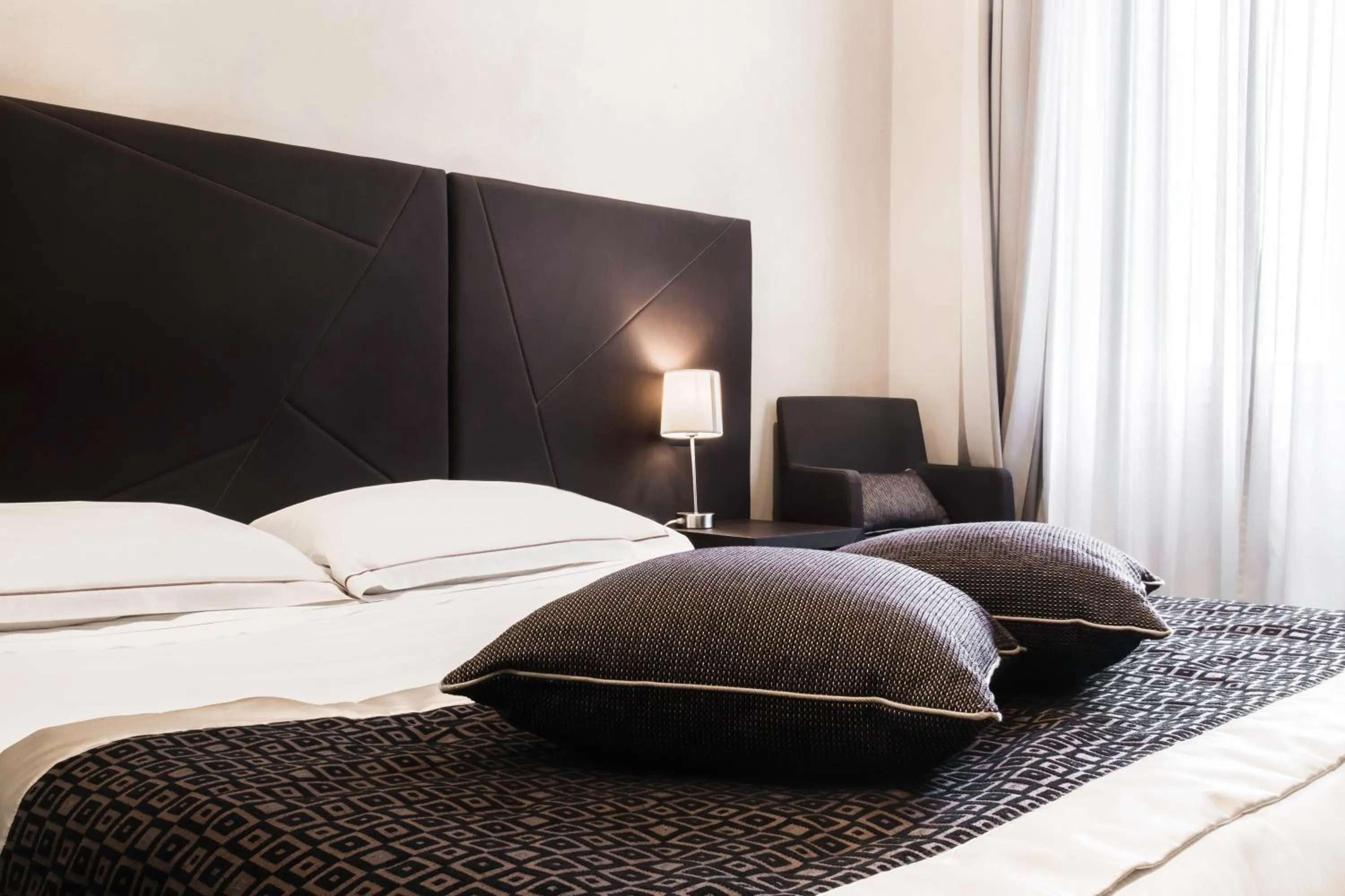 Photo of the whole room, Bed in Hotel Principe Di Torino