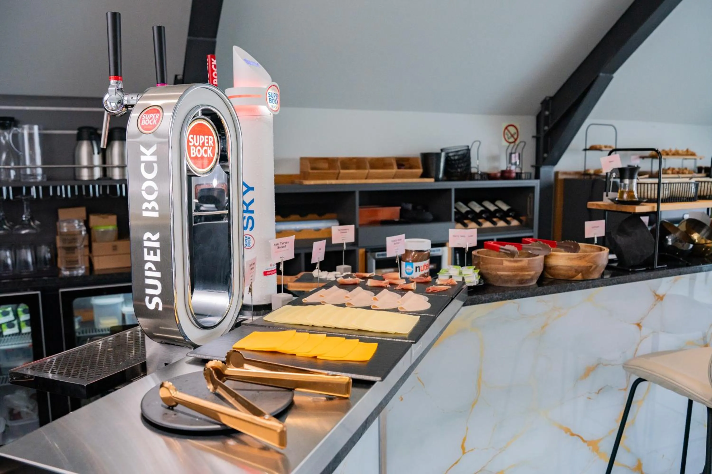 Food and drinks in Smartr Porto Gaia & Spa