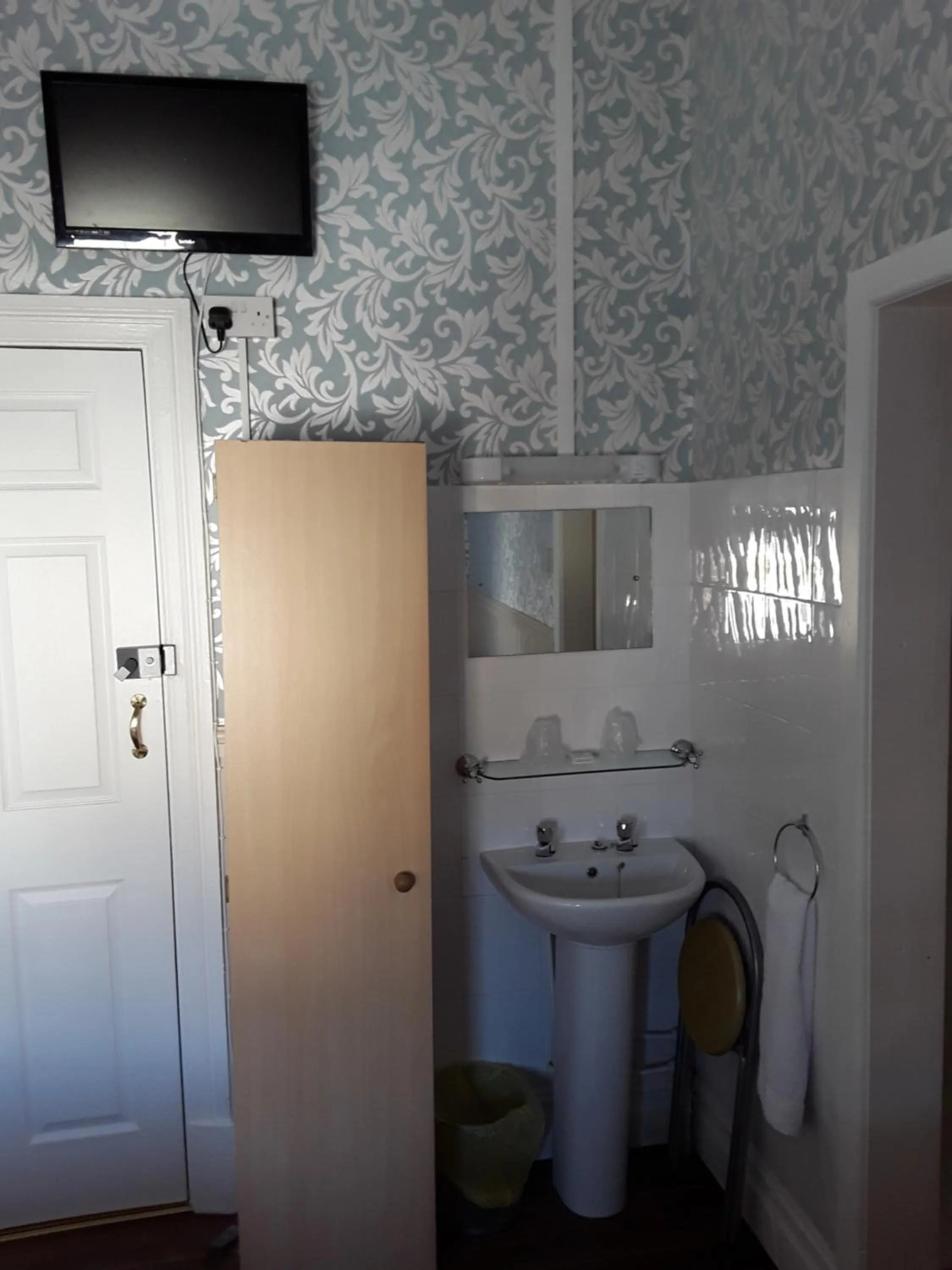 Photo of the whole room in Manchester House