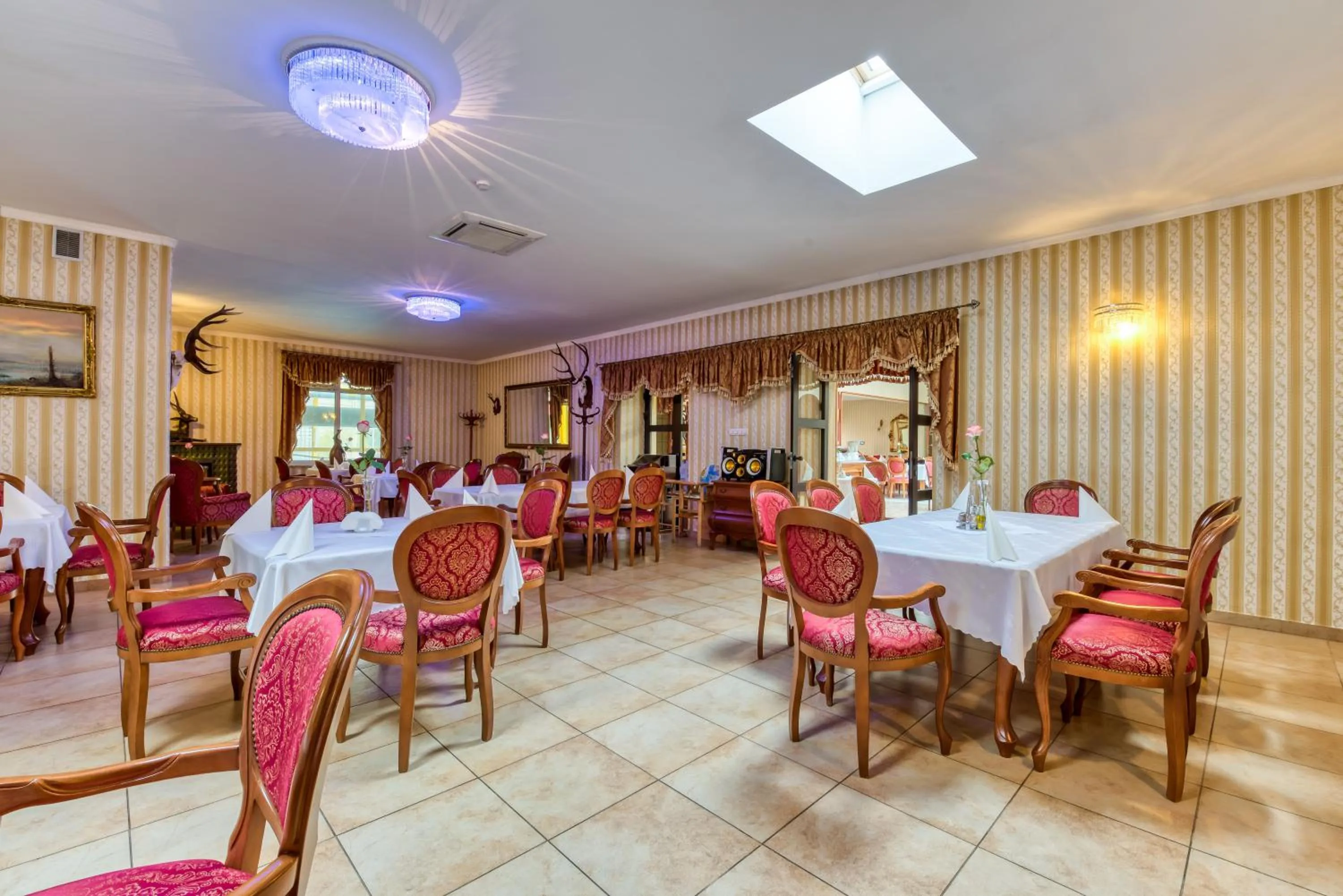 Restaurant/places to eat in Hotel Gracja