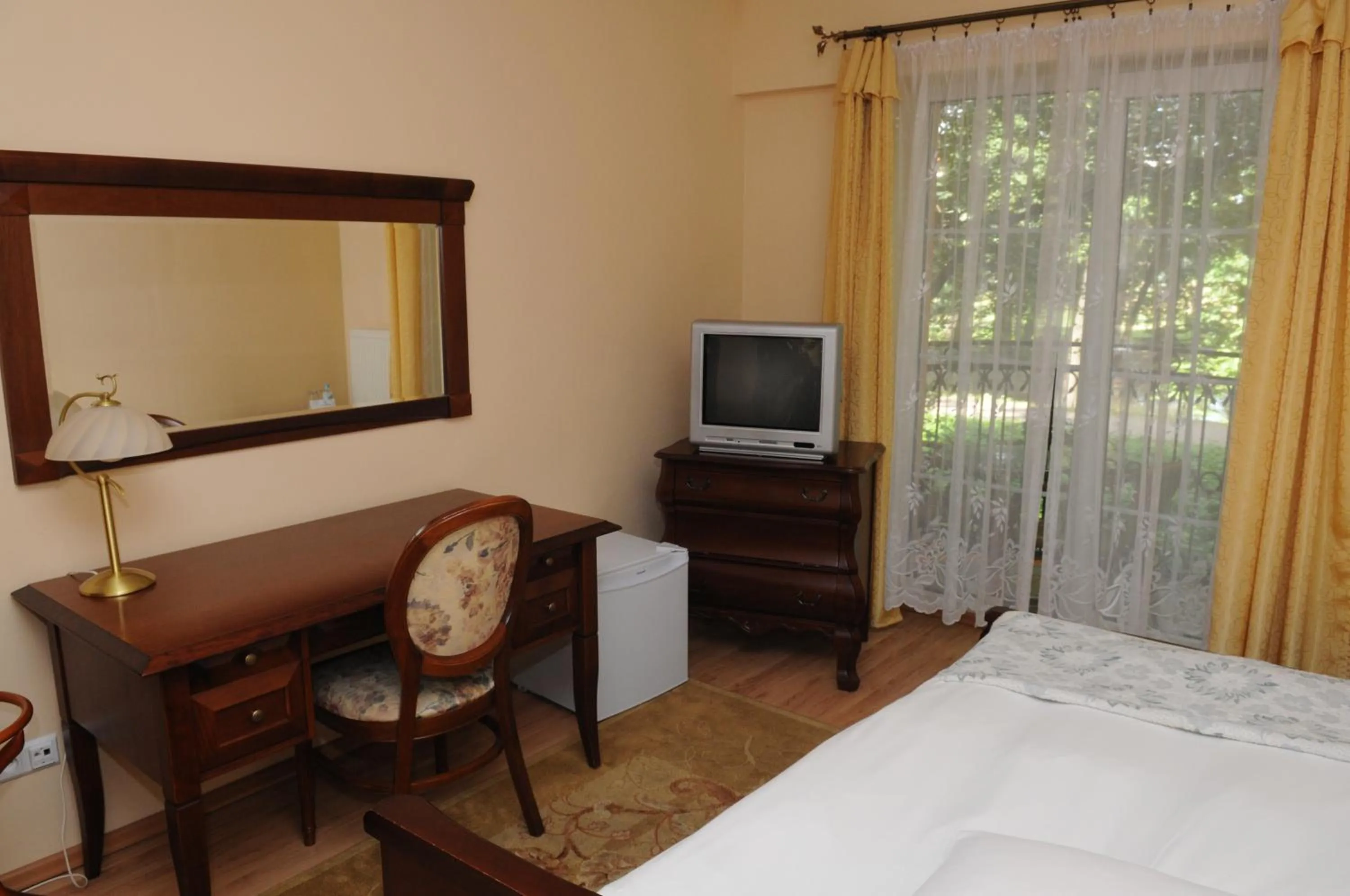 TV and multimedia, Bed in Hotel Gracja