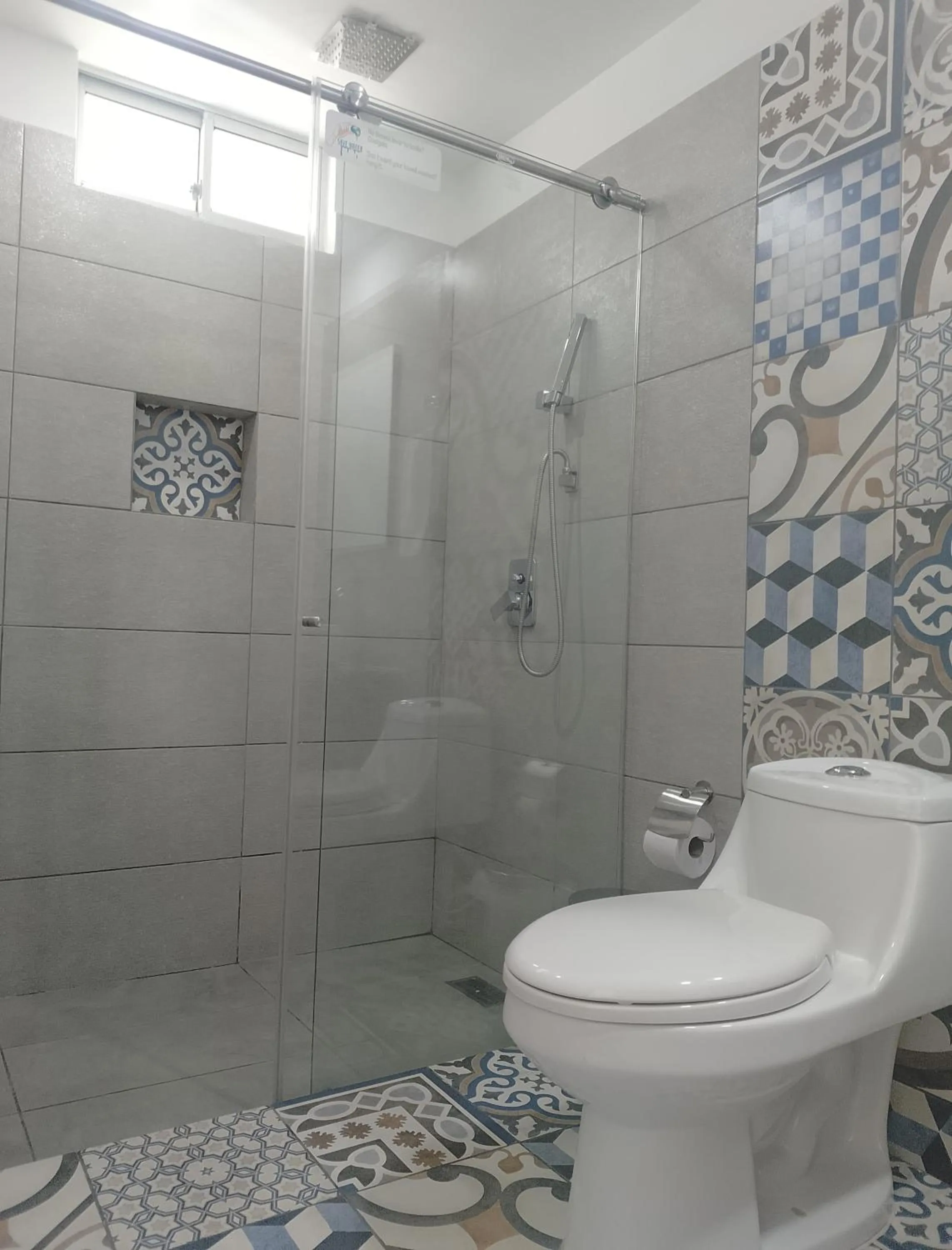 Shower in Hotel Palo Grande CF Pereira