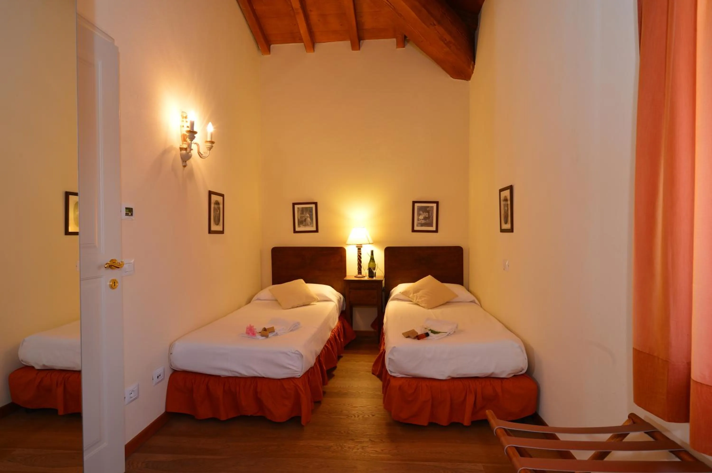 Bedroom, Bed in Apartments Relais Corte Paradiso