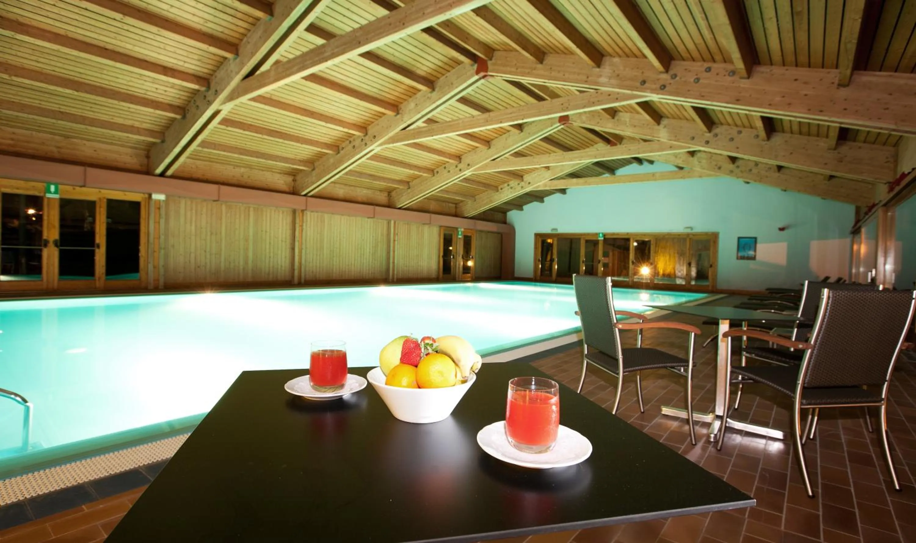 Swimming pool in Palace Hotel Wellness & Beauty