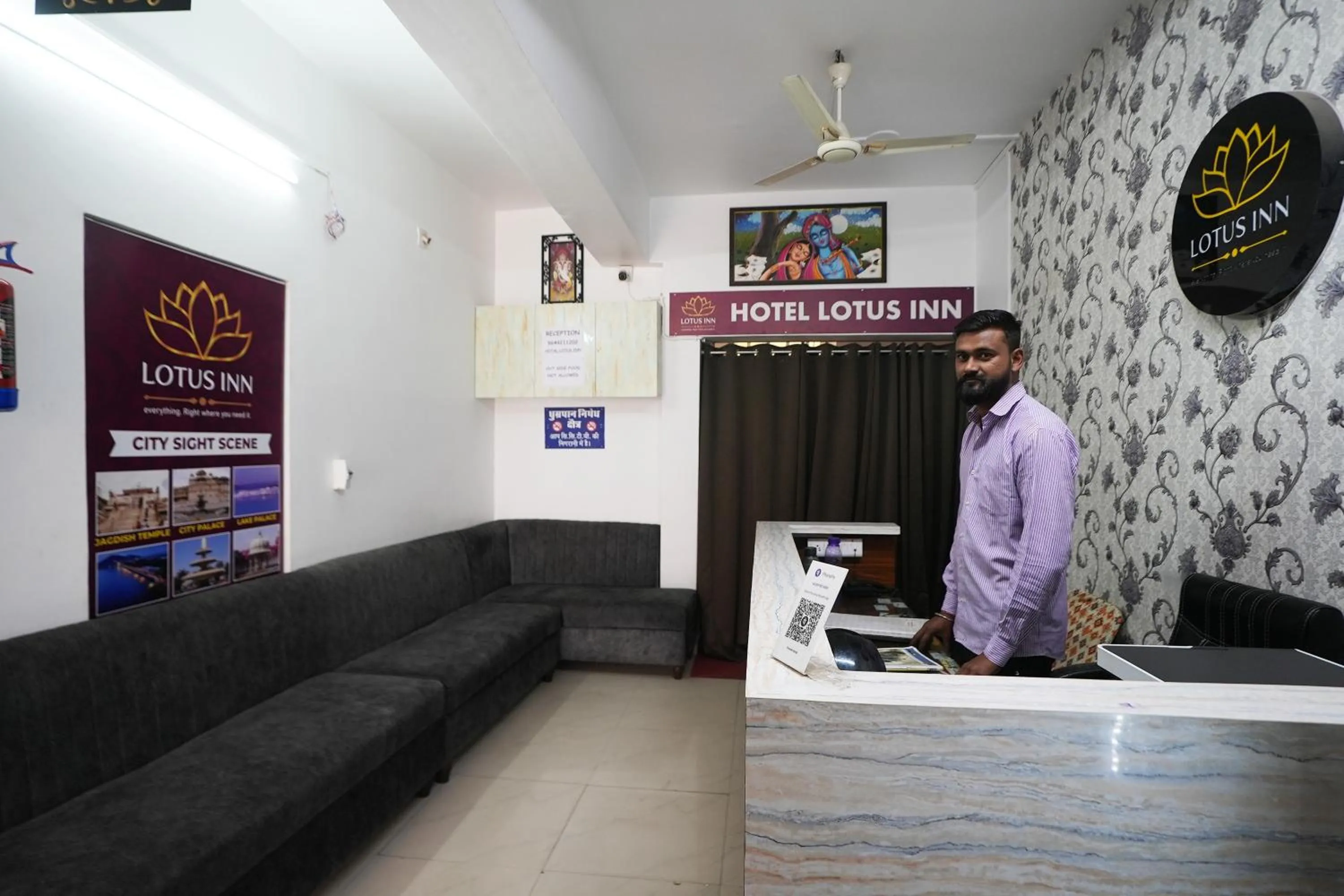 Lobby or reception in Hotel Lotus Inn near Udaipur City Railway Station