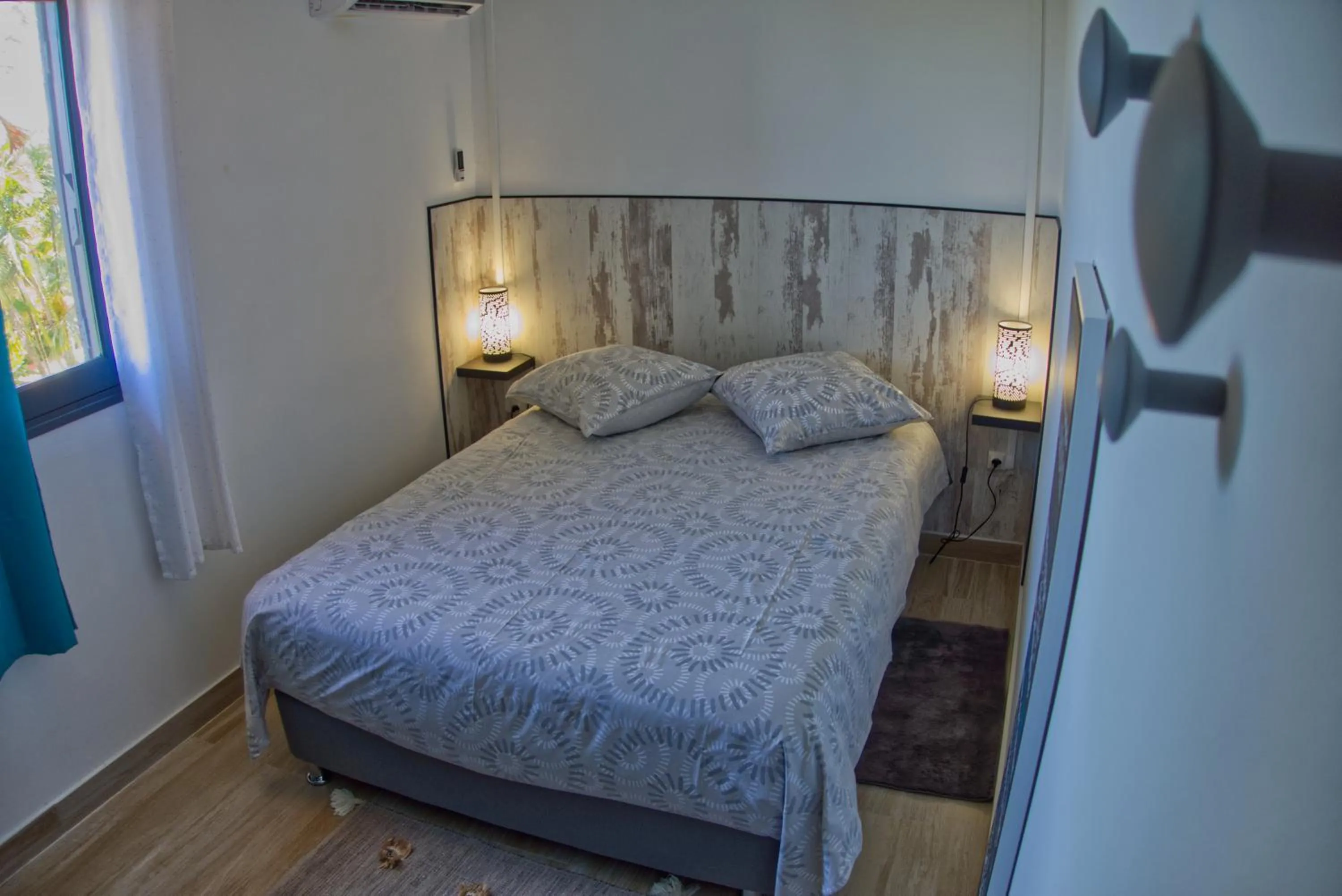 Photo of the whole room, Bed in Ka Hema - Maison entière avec Jacuzzi et vue sur mer