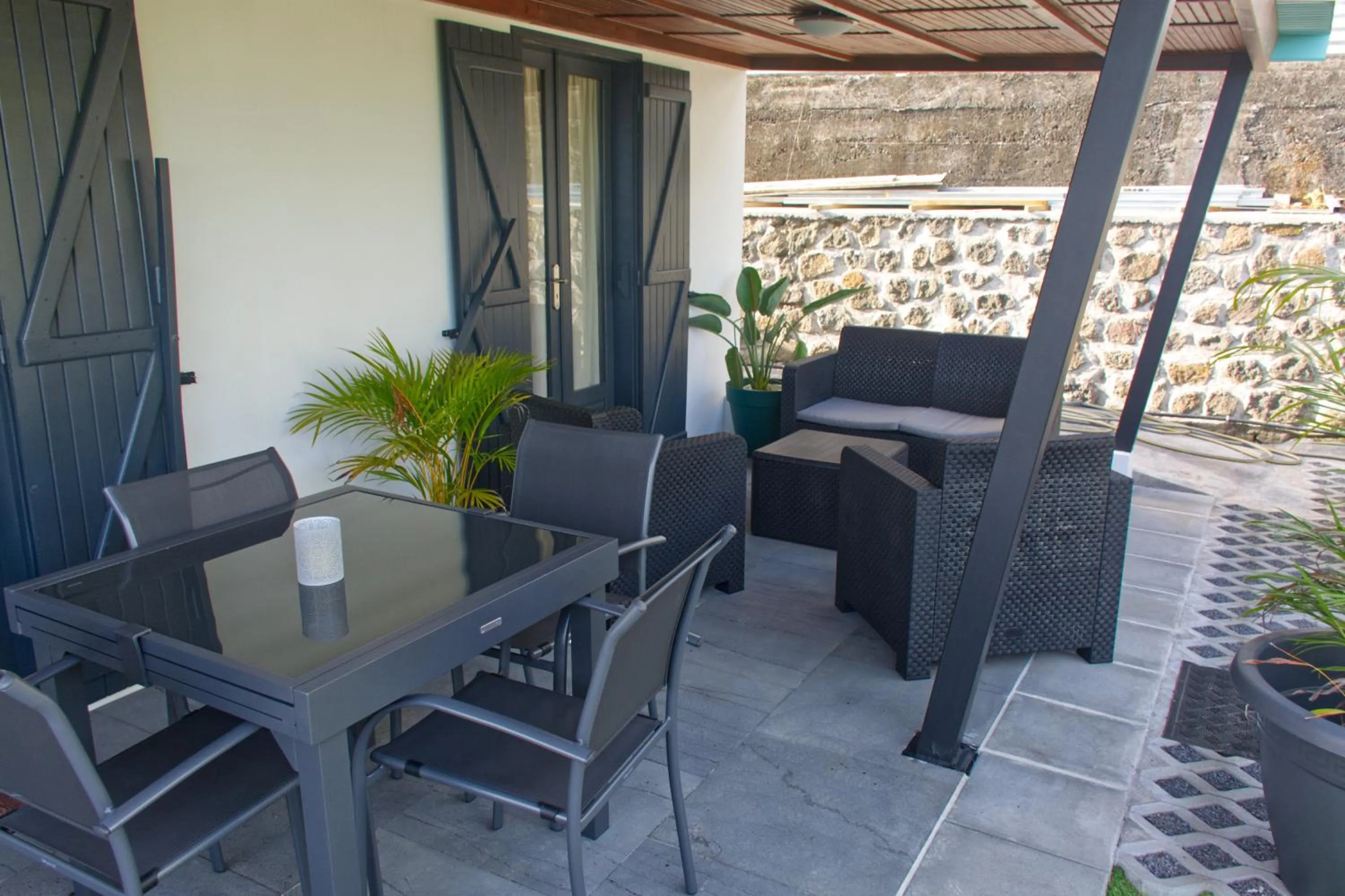 Balcony/Terrace in Ka Hema - Maison entière avec Jacuzzi et vue sur mer