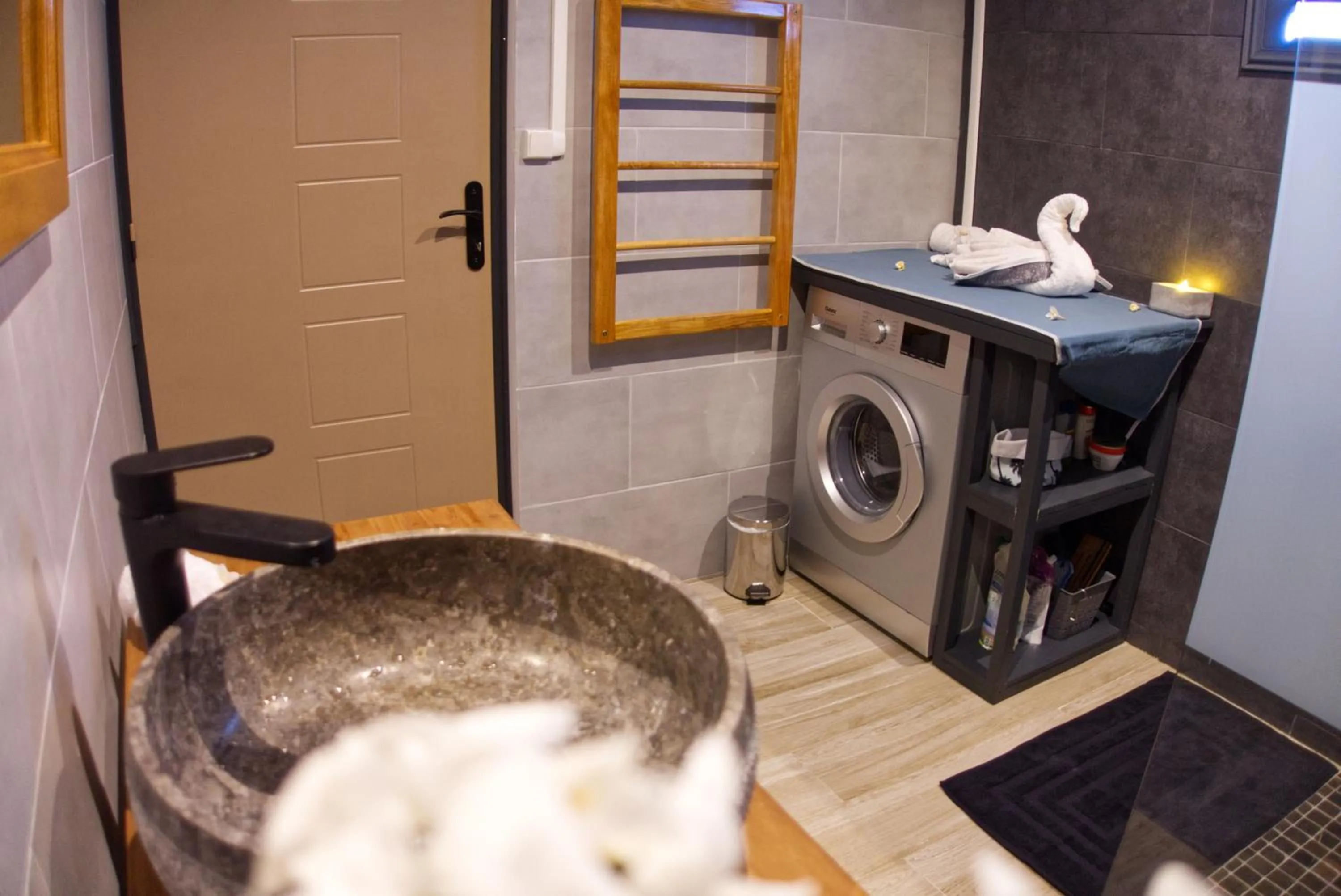 washing machine in Ka Hema - Maison entière avec Jacuzzi et vue sur mer
