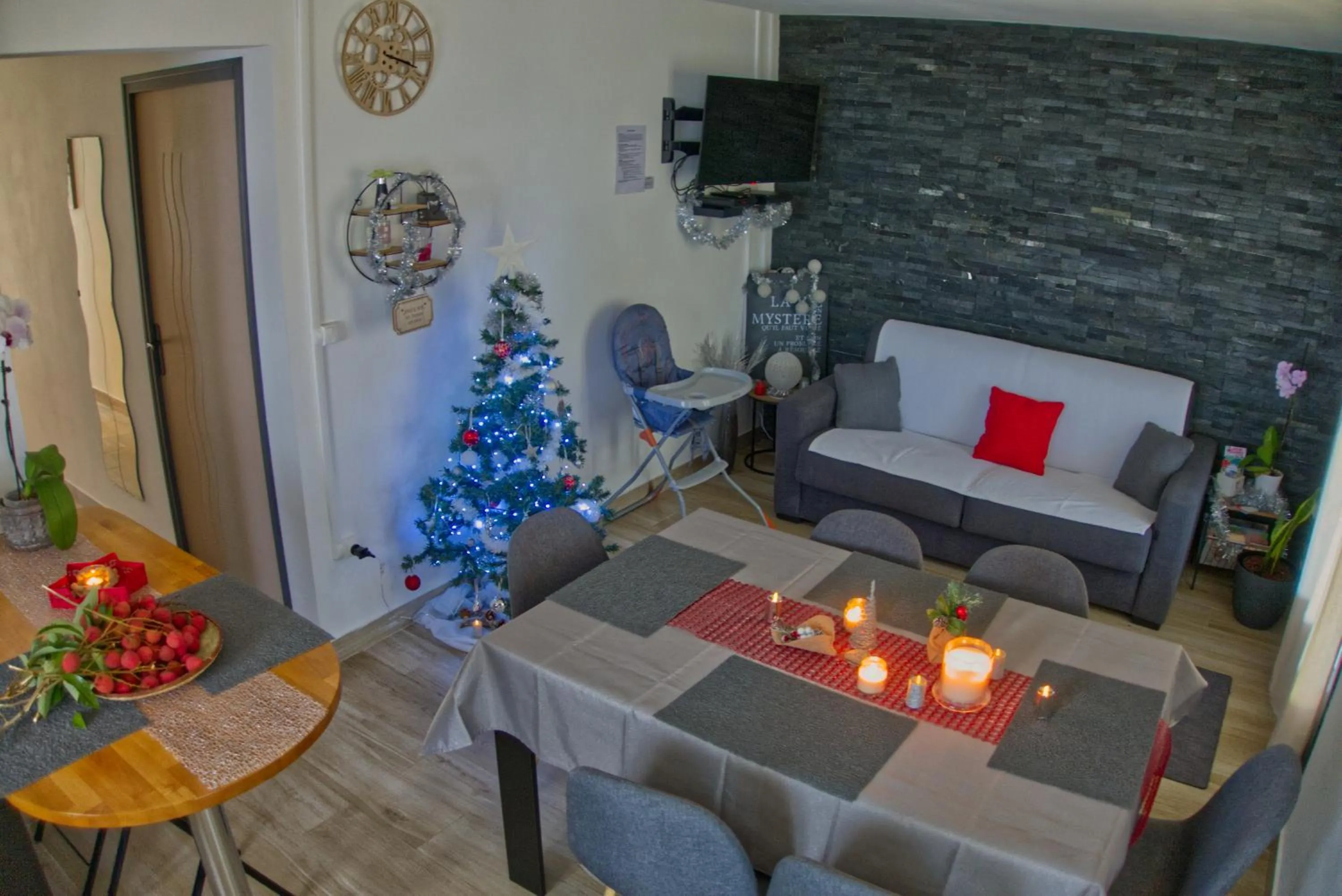 Communal lounge/ TV room in Ka Hema - Maison entière avec Jacuzzi et vue sur mer