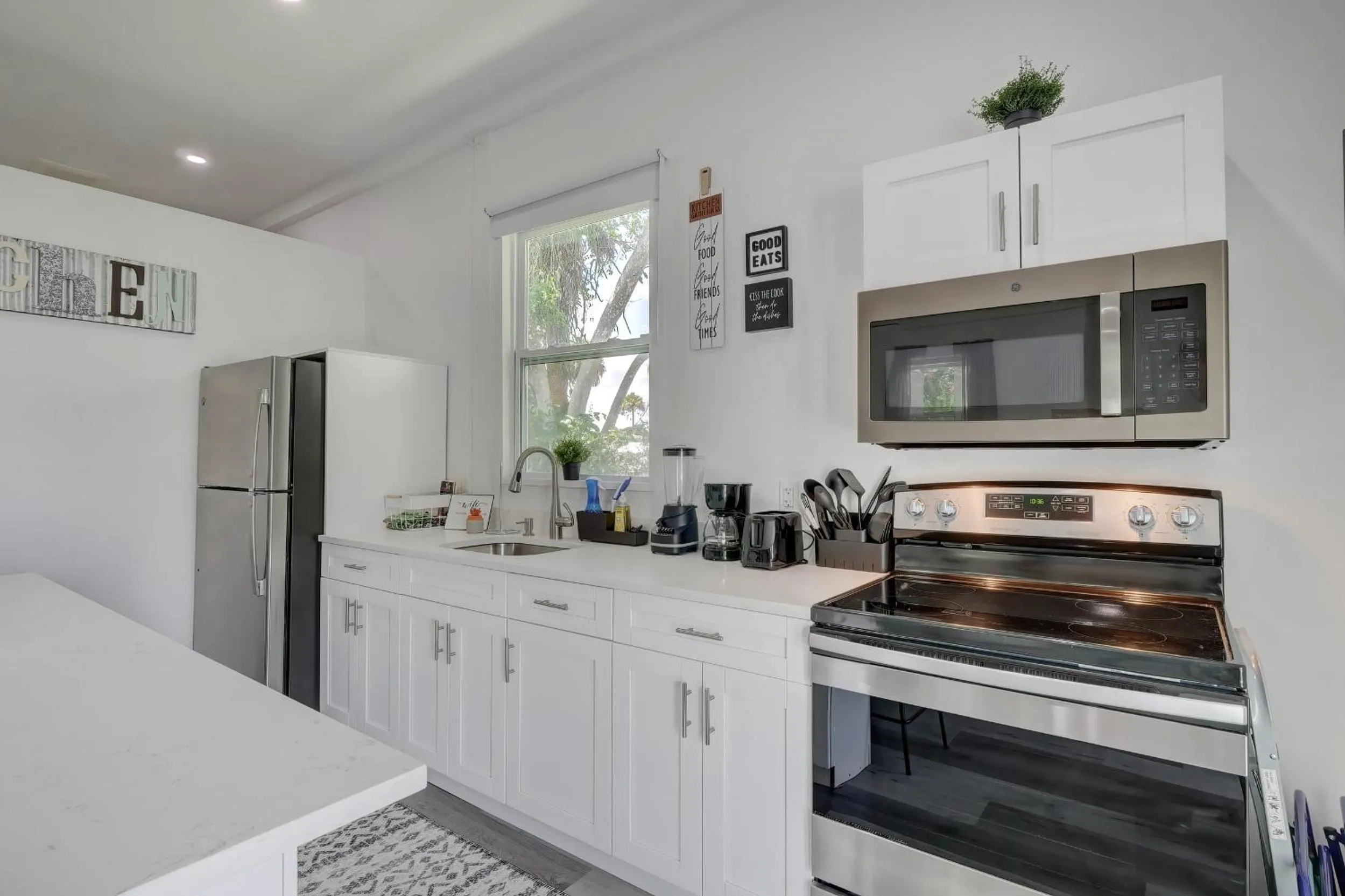 Three Rental Units In This Bonita Springs Compound