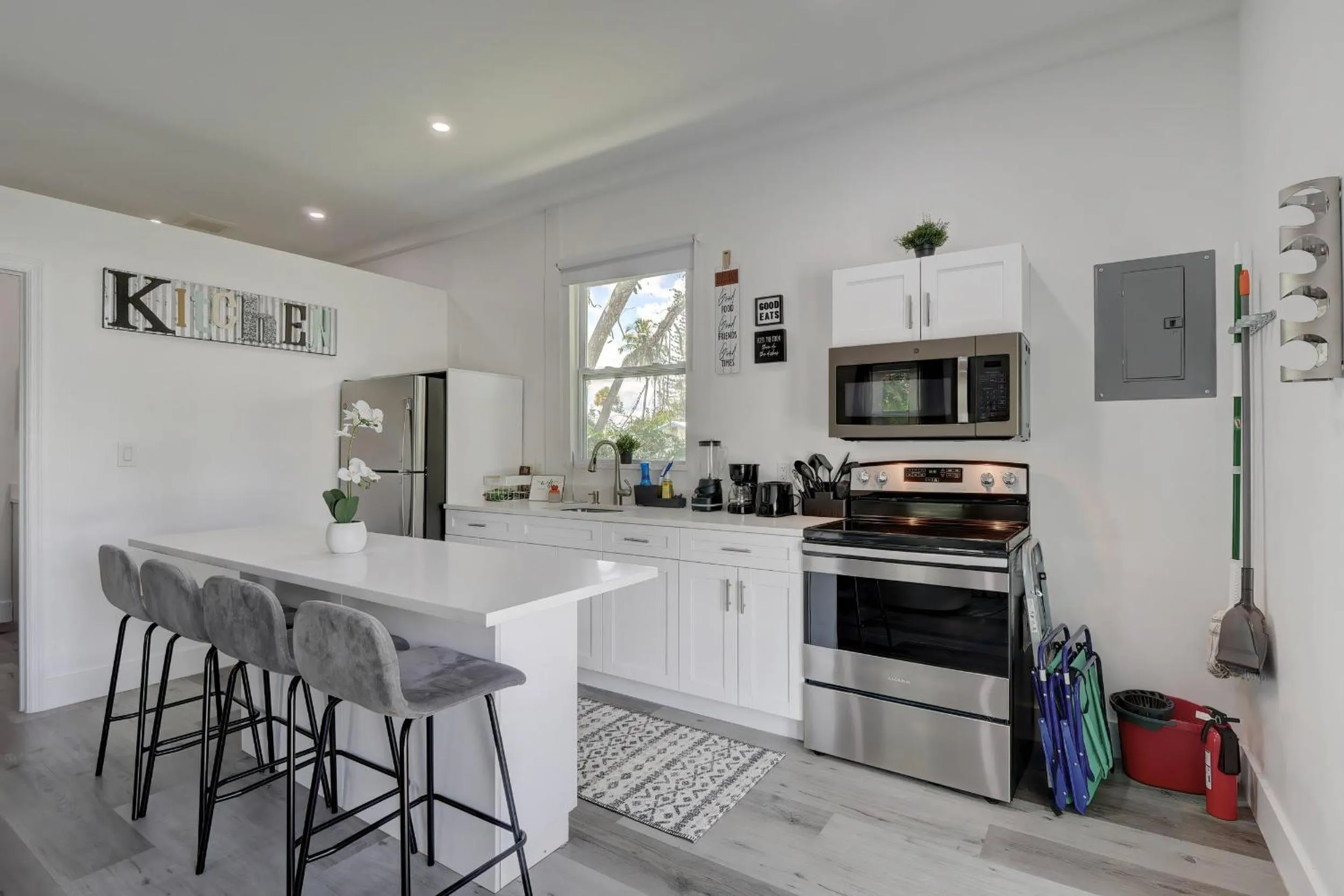 Three Rental Units In This Bonita Springs Compound