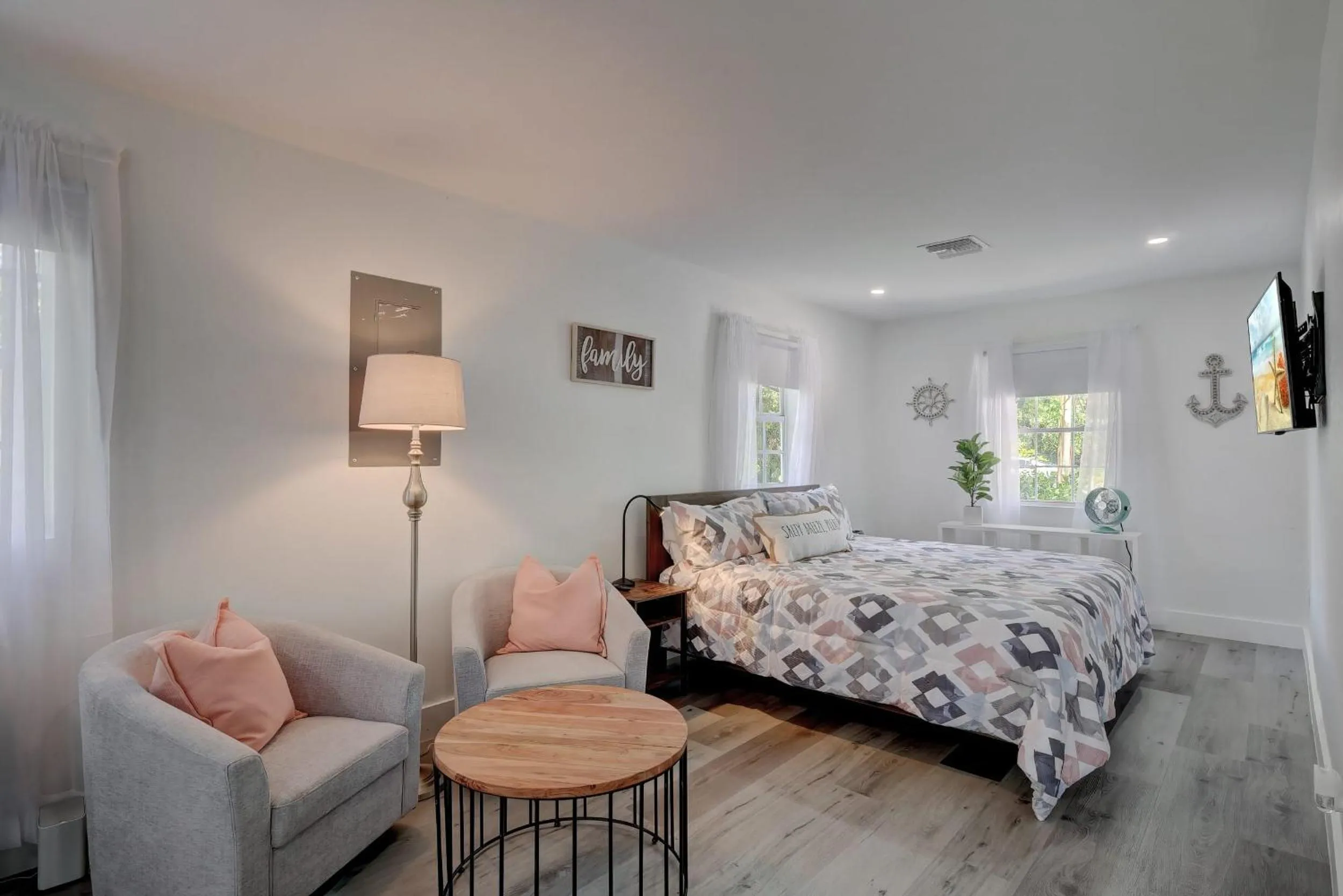 Bed in Three Rental Units In This Bonita Springs Compound