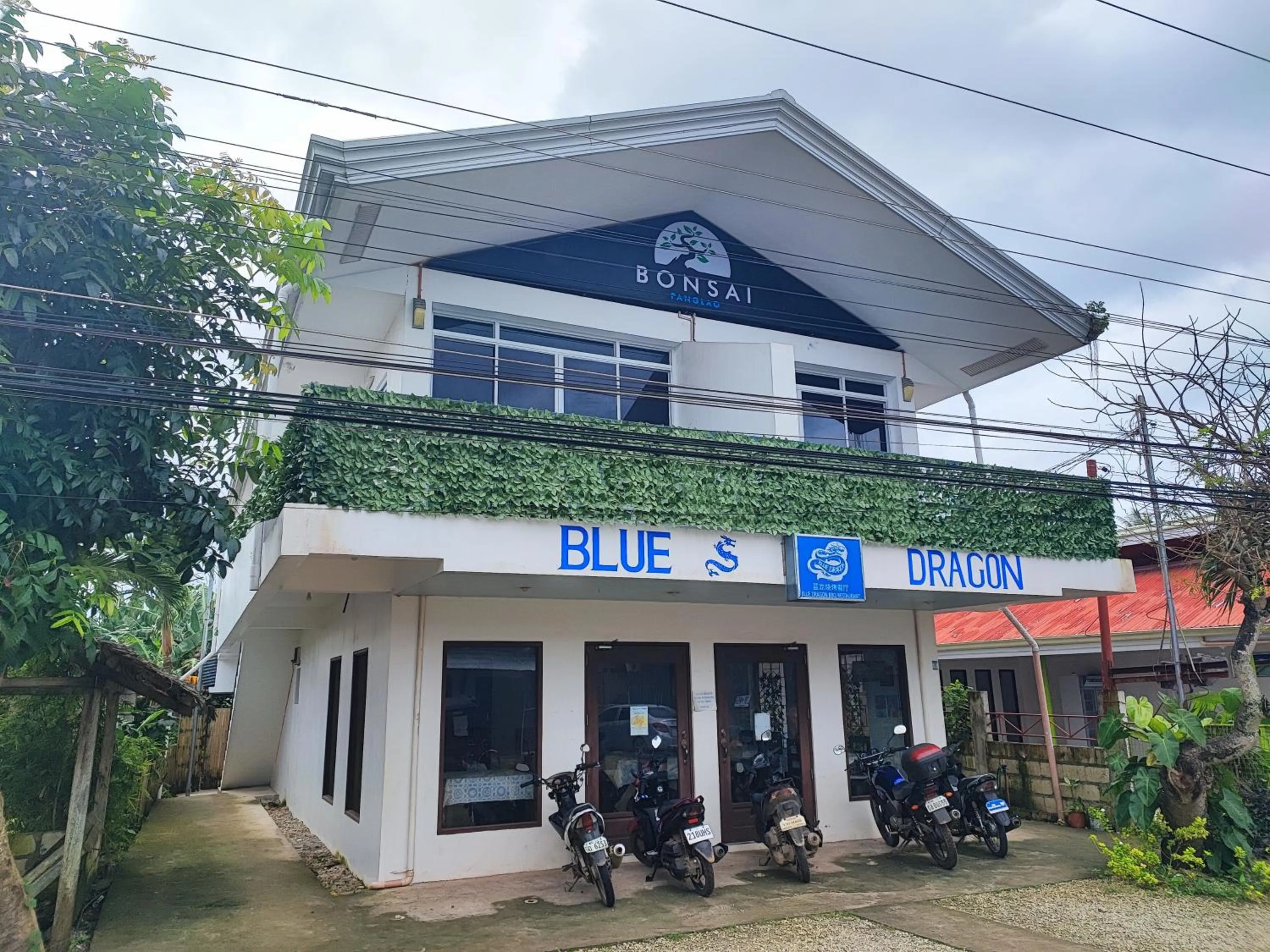 Property building in Bonsai Jacuzzi Suites