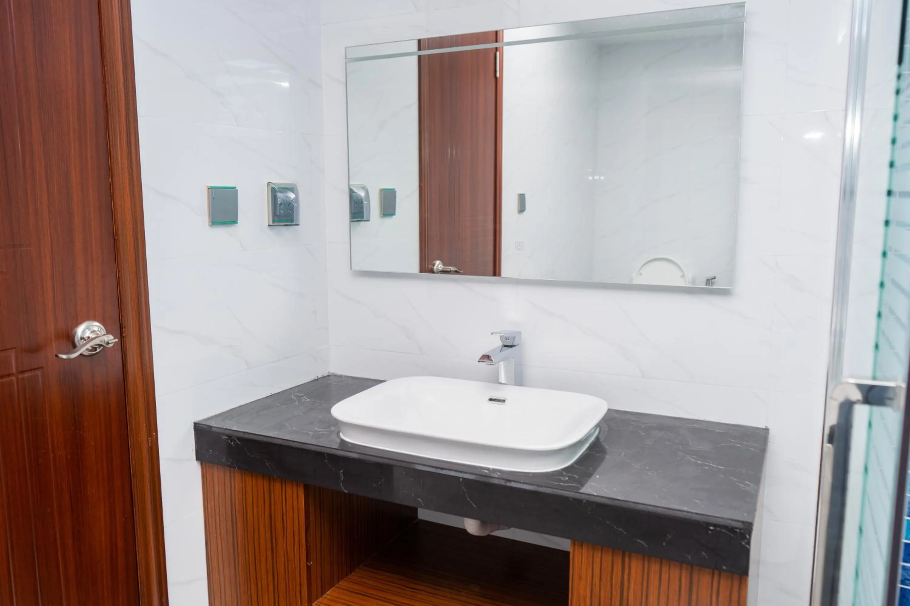 Bathroom in Ari Grand Hotel & Spa