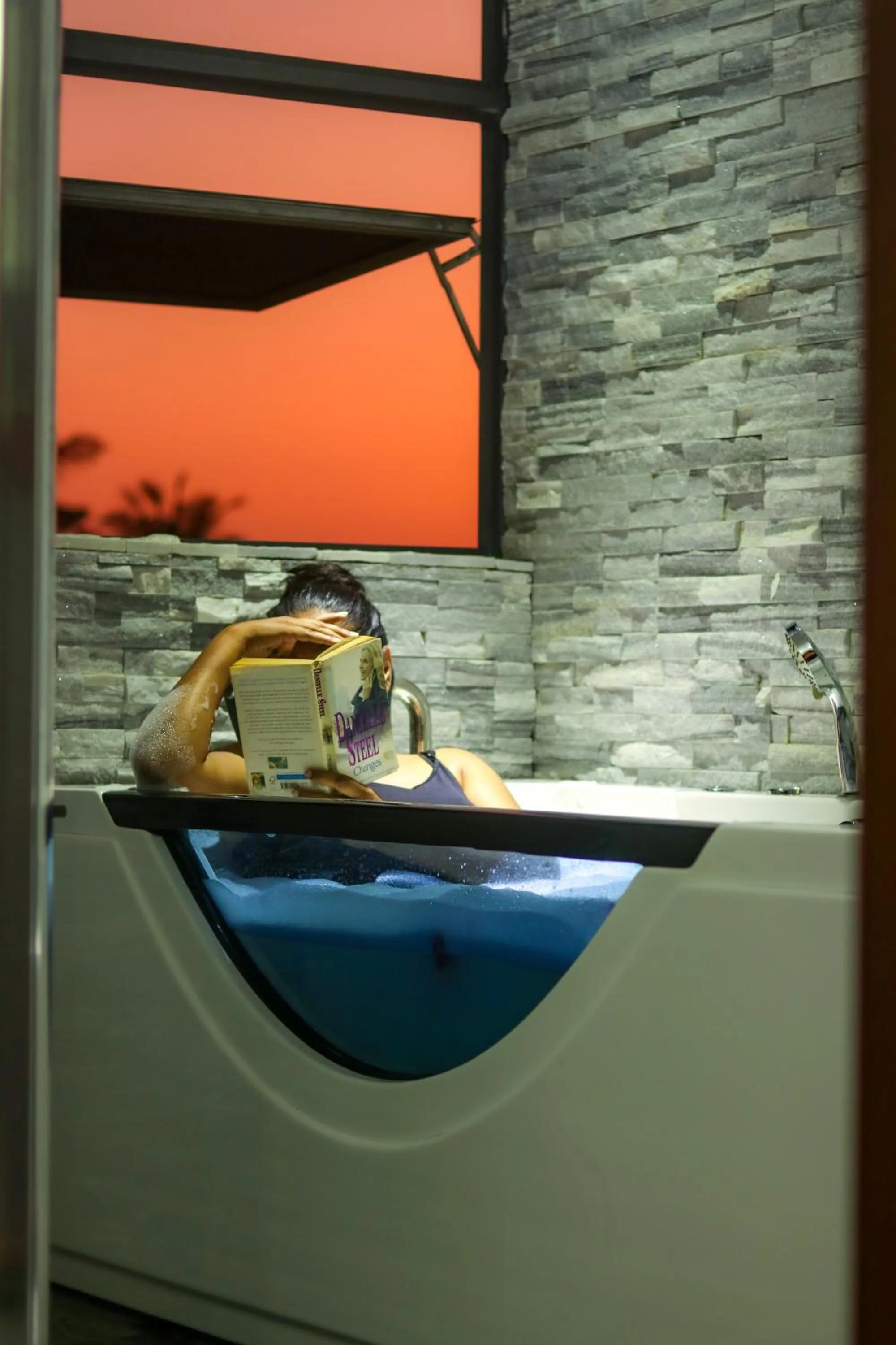 Hot Tub in Ari Grand Hotel & Spa